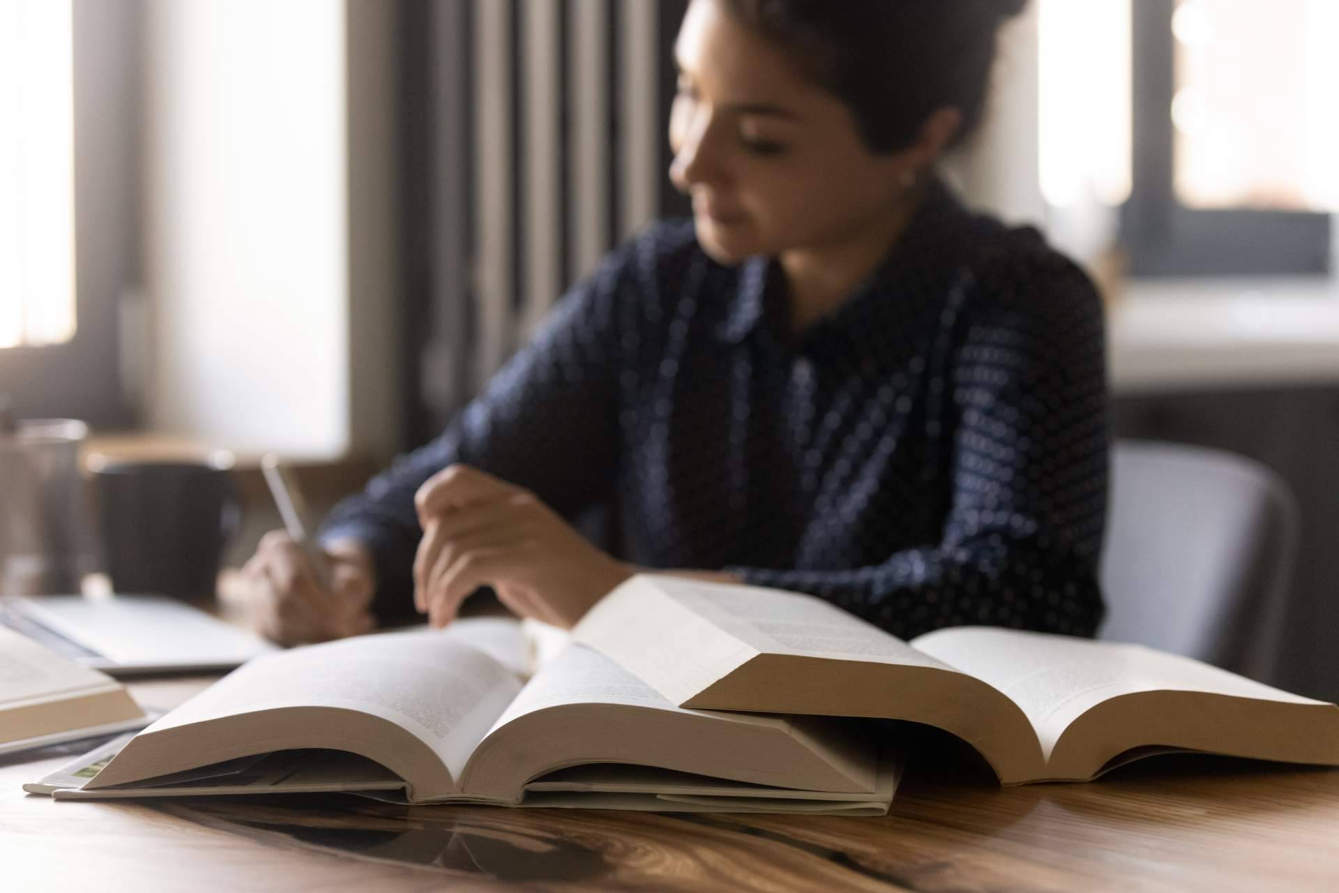 Las principales dificultades que enfrentan los estudiantes a la hora de realizar su trabajo de grado, por Asesori