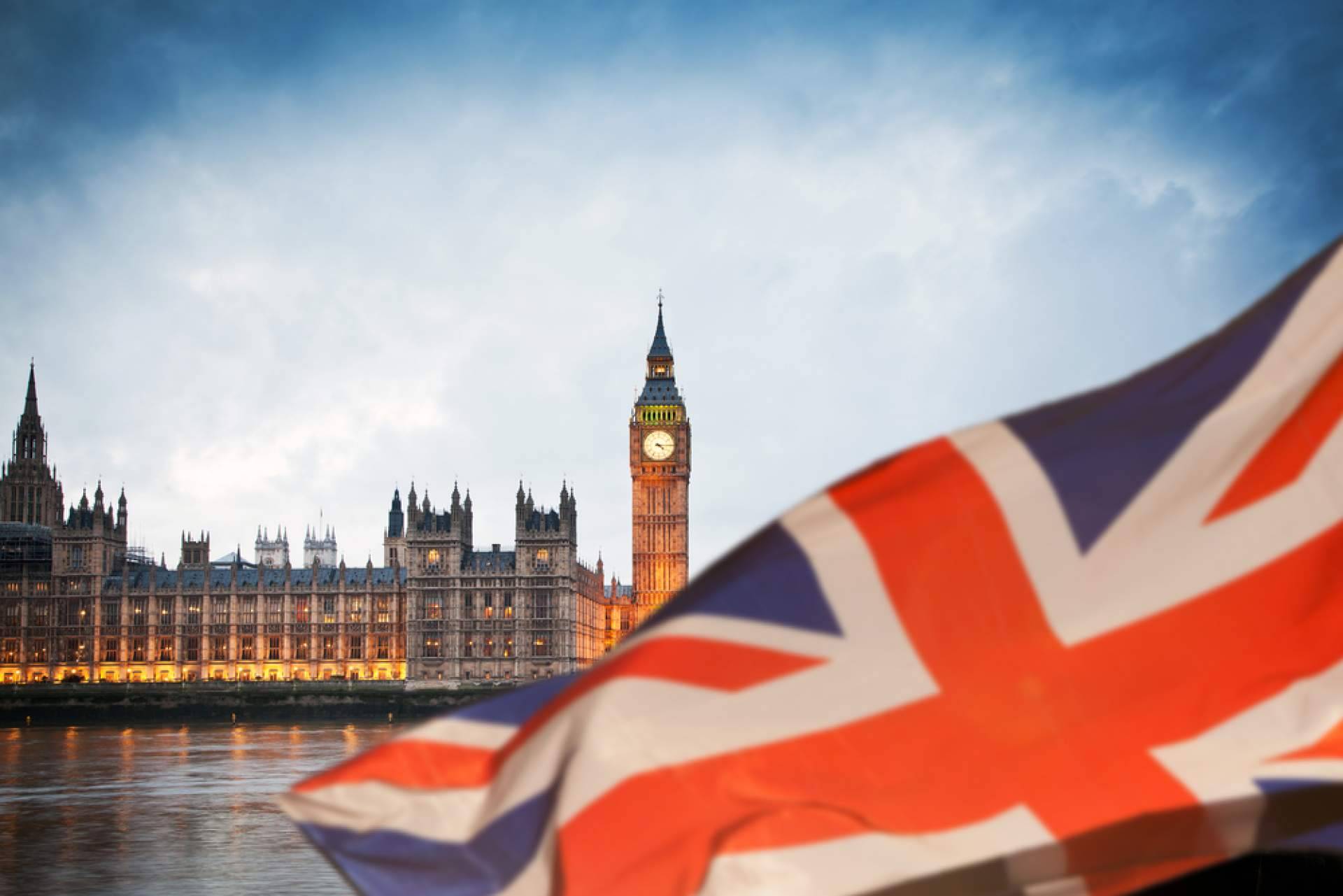 Organizar un curso de inglés en el extranjero a través de una agencia educacional, con First Step in UK