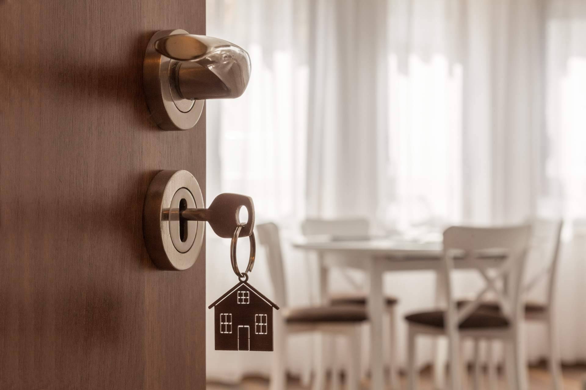 SwiftFlats y sus principales beneficios frente a una inmobiliaria para alquileres de larga estancia