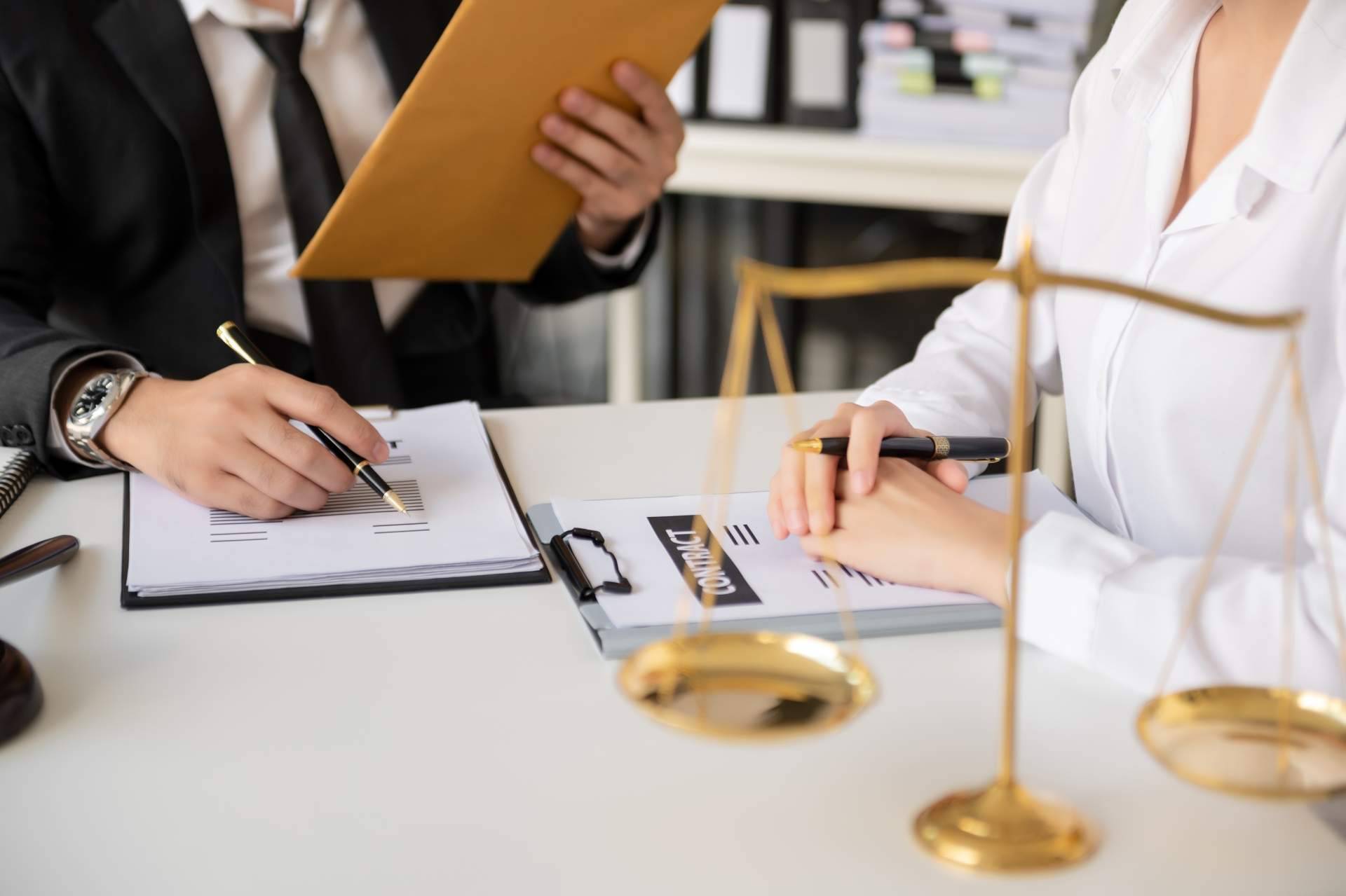Un bufete de abogados especializado en compraventa de inmuebles
