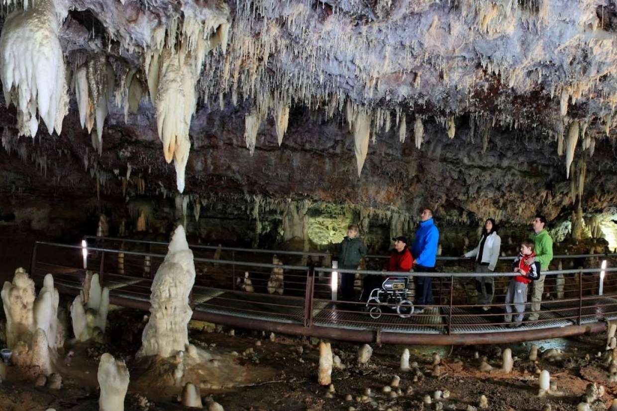 Algunas de las mejores cuevas turísticas de España para poner en práctica el Turismo Consciente