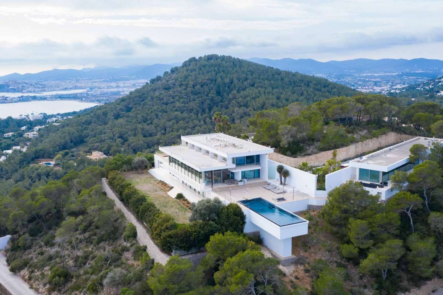 Amarante muestra las últimas tendencias en villas de lujo en el Mar Mediterráneo, el destino predilecto de las vacaciones de los futbolistas