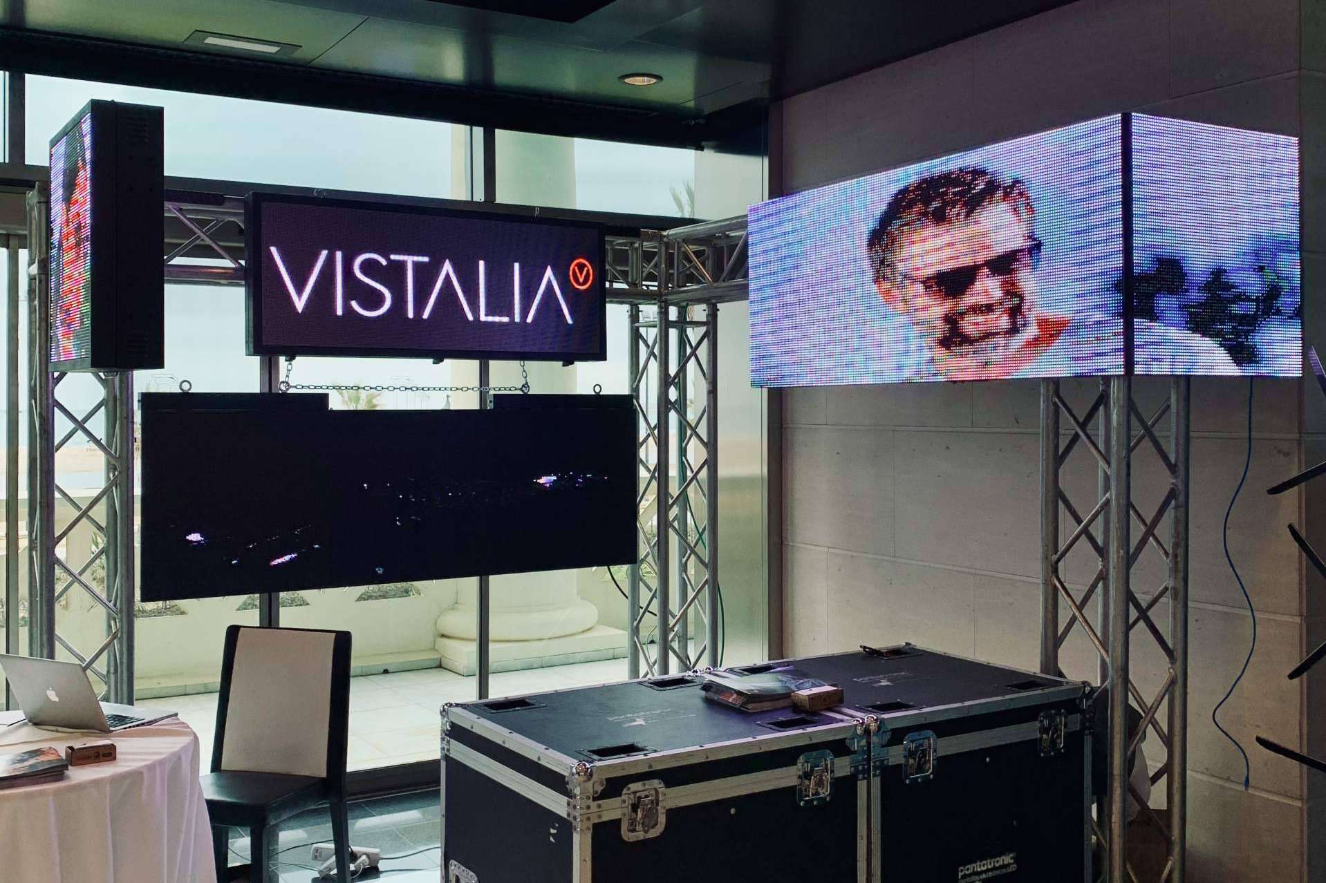 Pantallas exteriores LED variadas, disponibles con Pantatronic