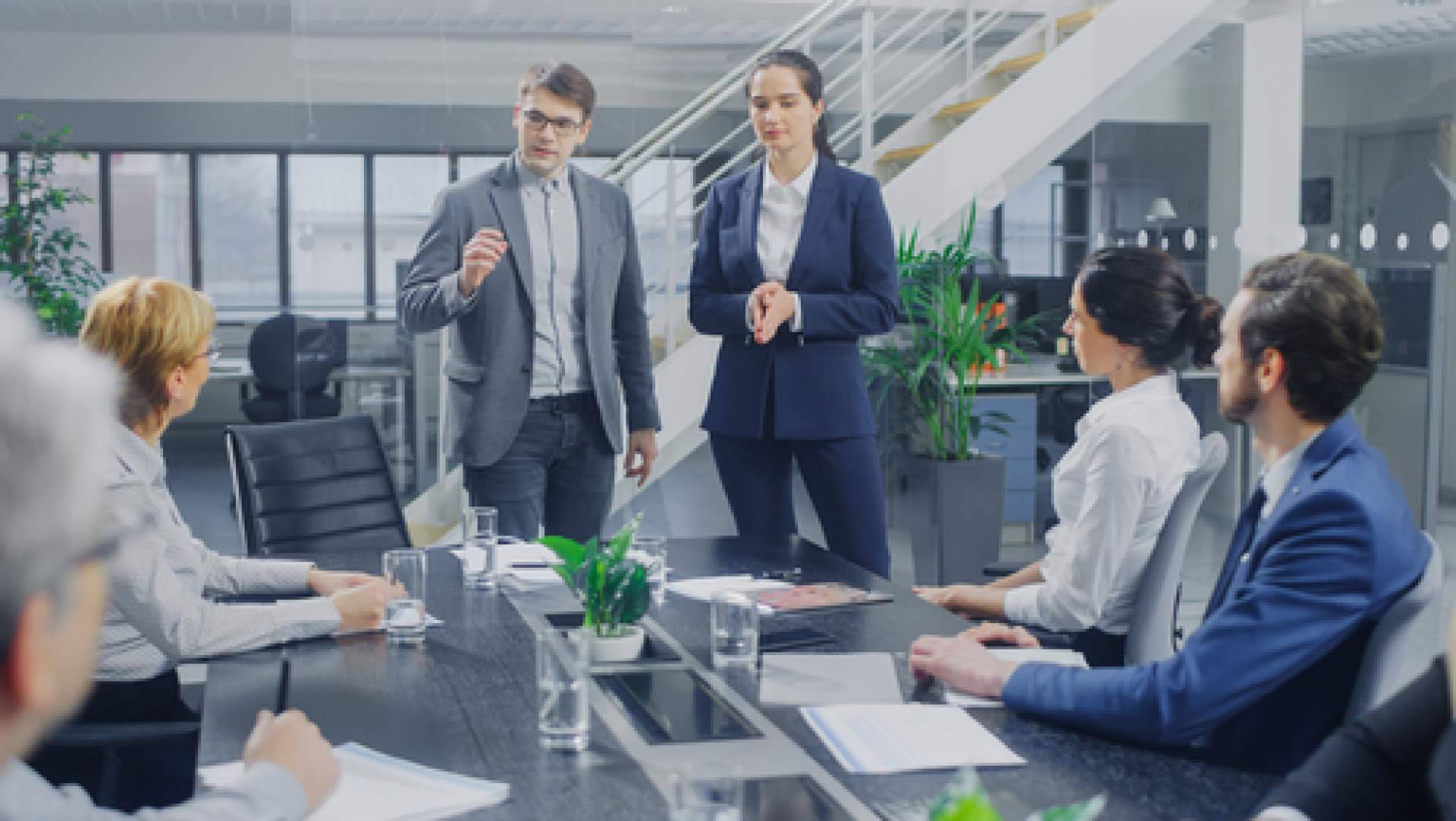 El paradigma actual de los negocios y la figura de la mujer