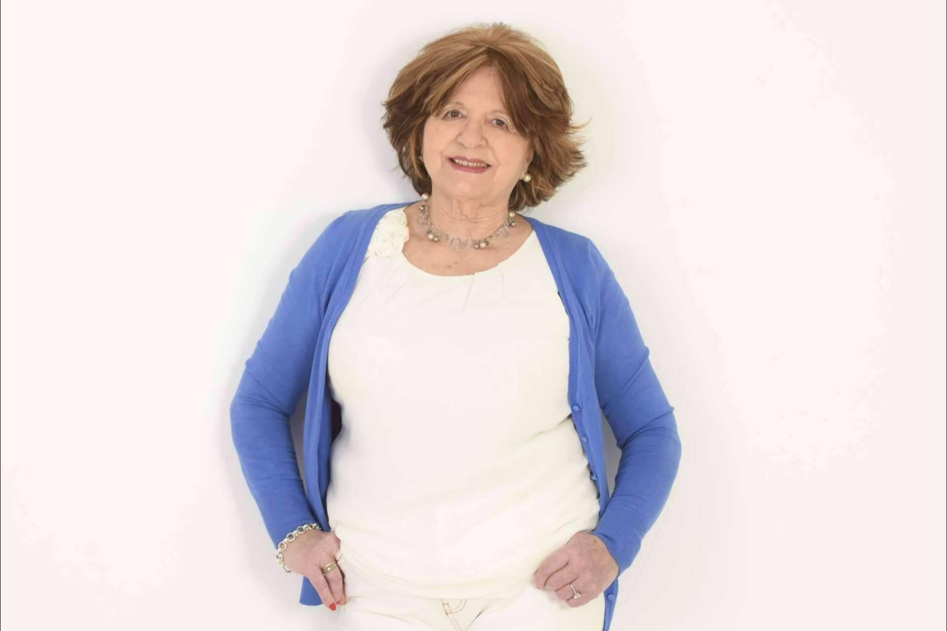 '¿Quién eres? ¿Por qué manejas mi vida?', la primera obra de Carmen Viaña, una historia fascinante y emotiva que invita a la reflexión