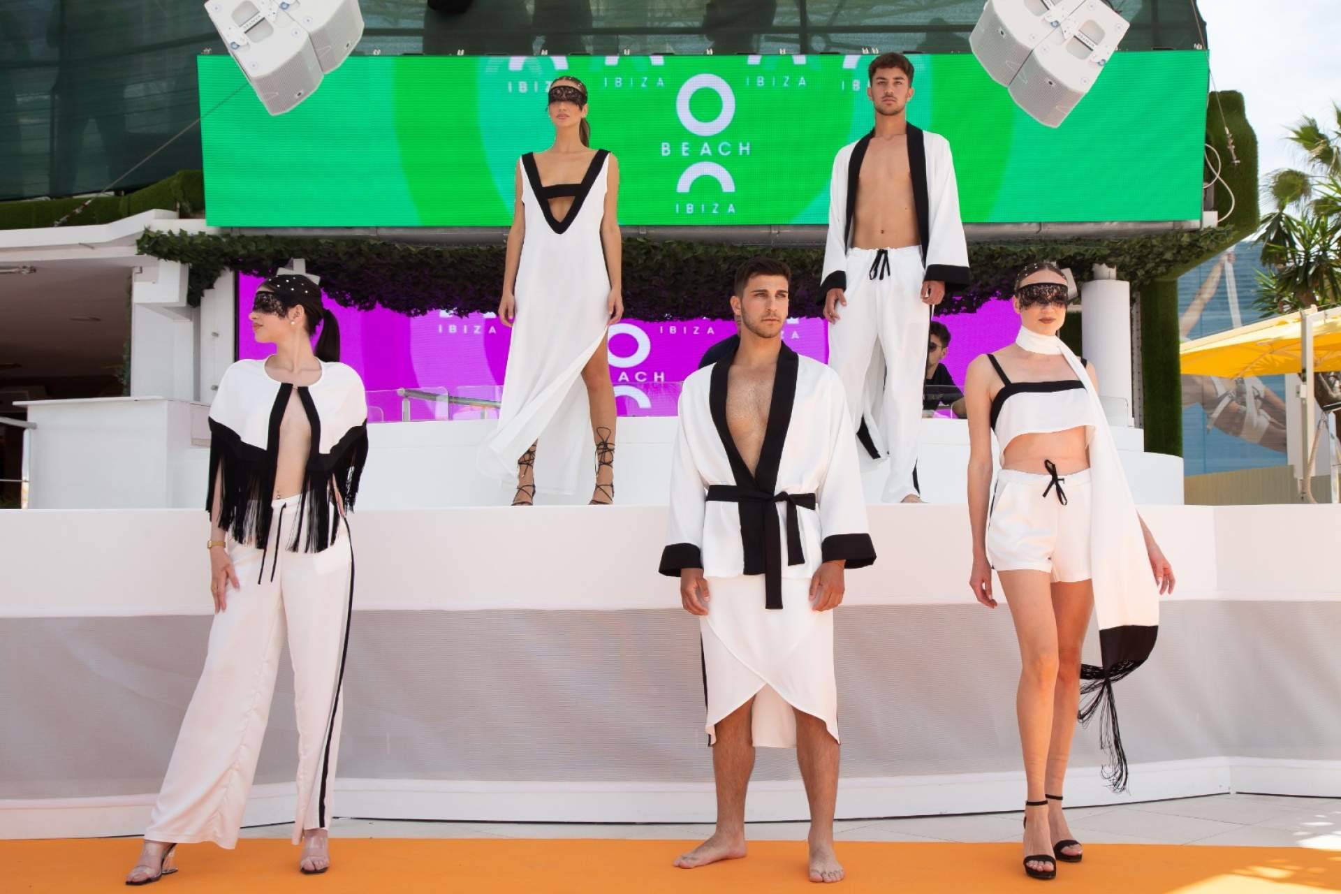 O Beach Ibiza comienza la temporada con un desfile de moda