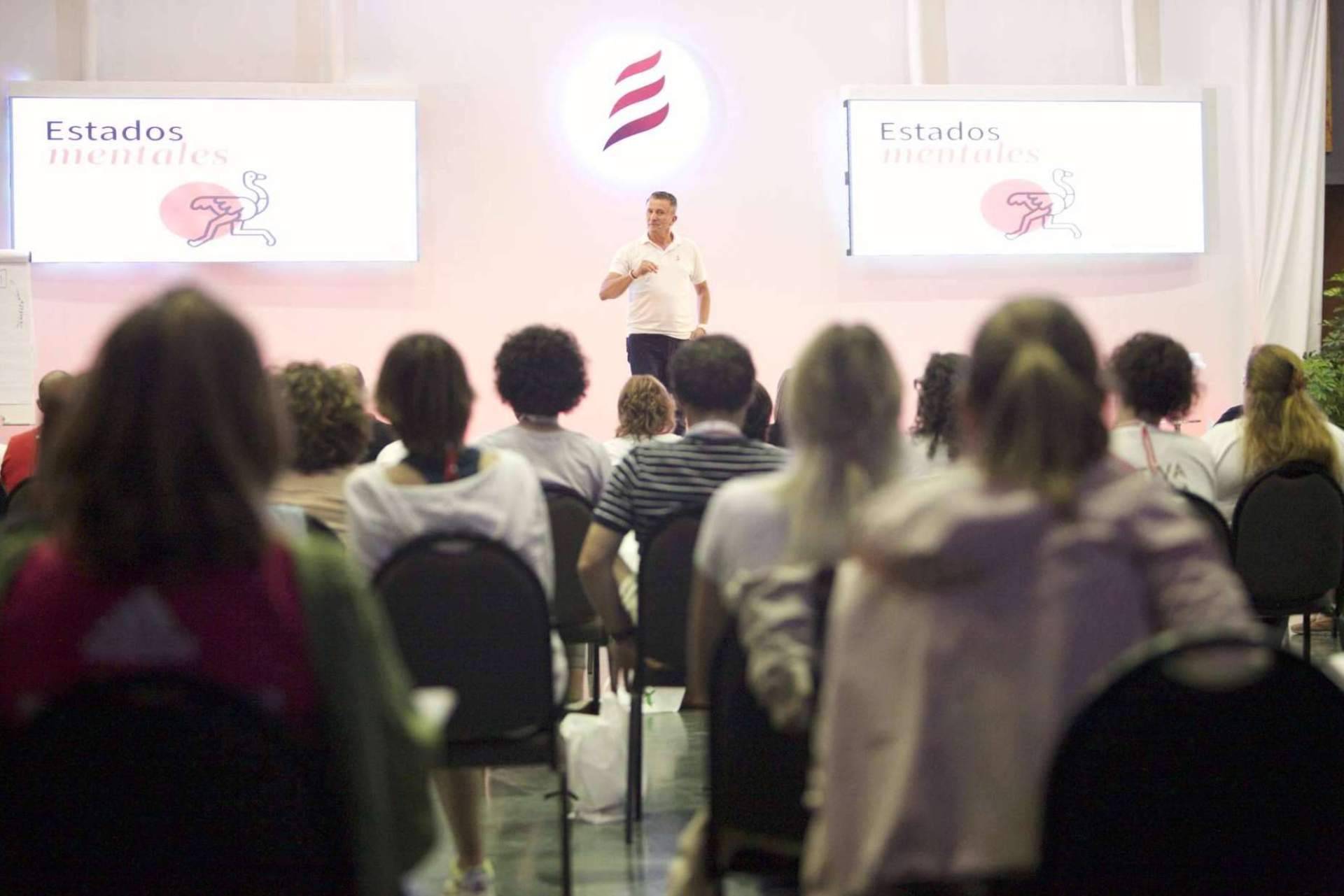 Emilio Calvo llega a Sevilla con la novena edición de su evento presencial 'Activa tu vida'