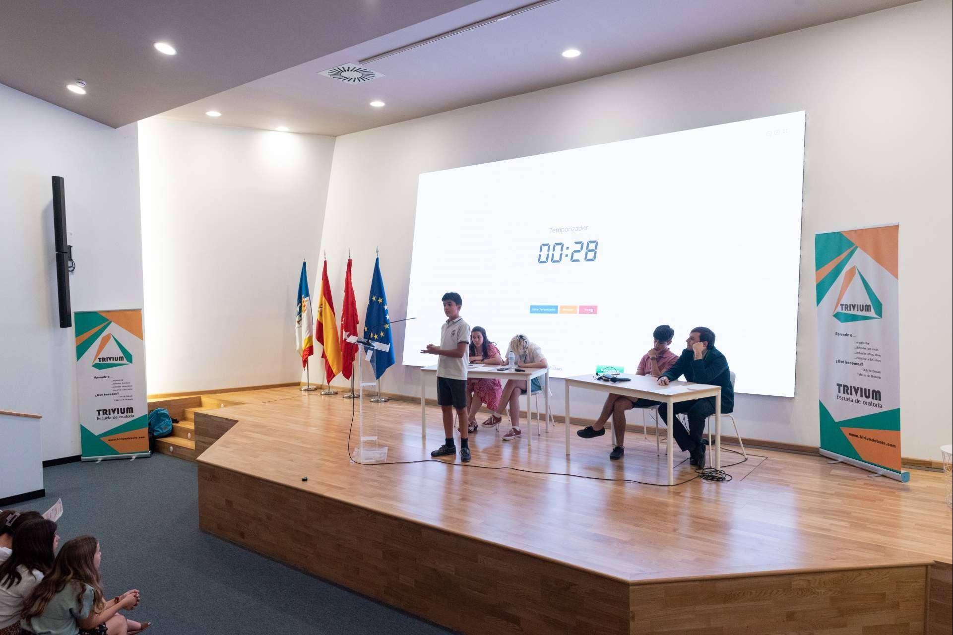 La plataforma que democratiza la enseñanza de la oratoria y el debate para los jóvenes, TRIVIUM