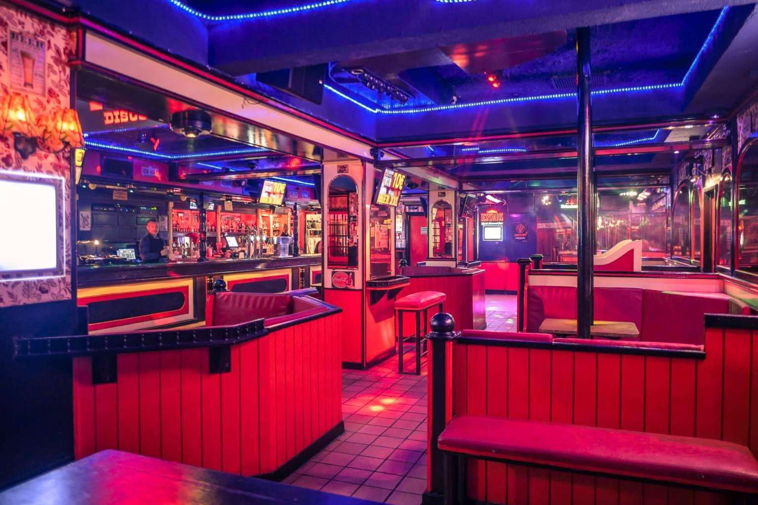 Una de las mejores experiencias de fiesta en Lloret de Mar la ofrece Texas Disco Bar
