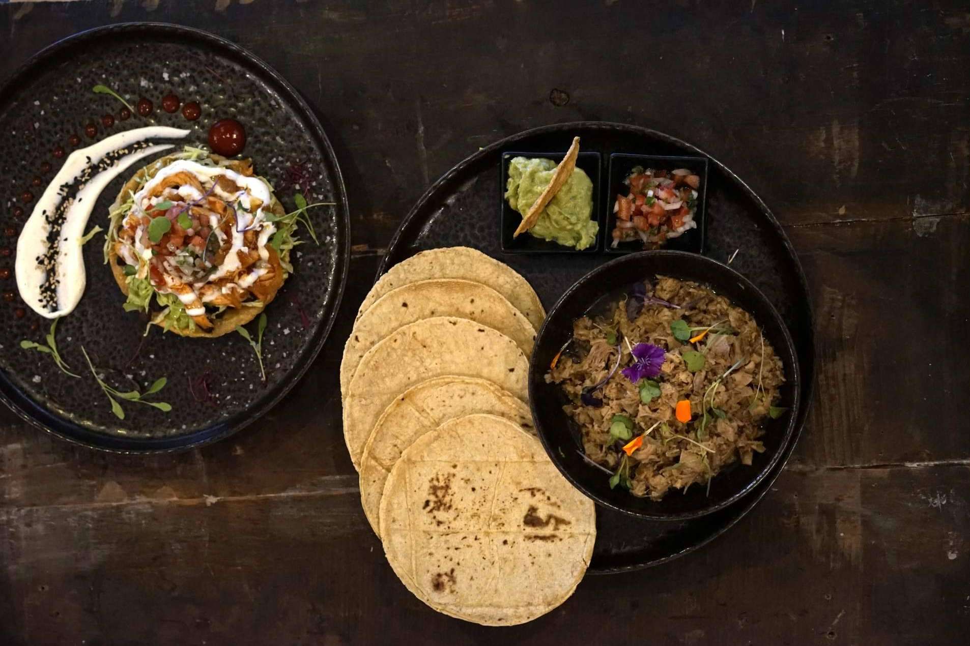 Disfrutar de los sabores auténticos de México en Hijo del Maíz, una antojería que ofrece platos típicos