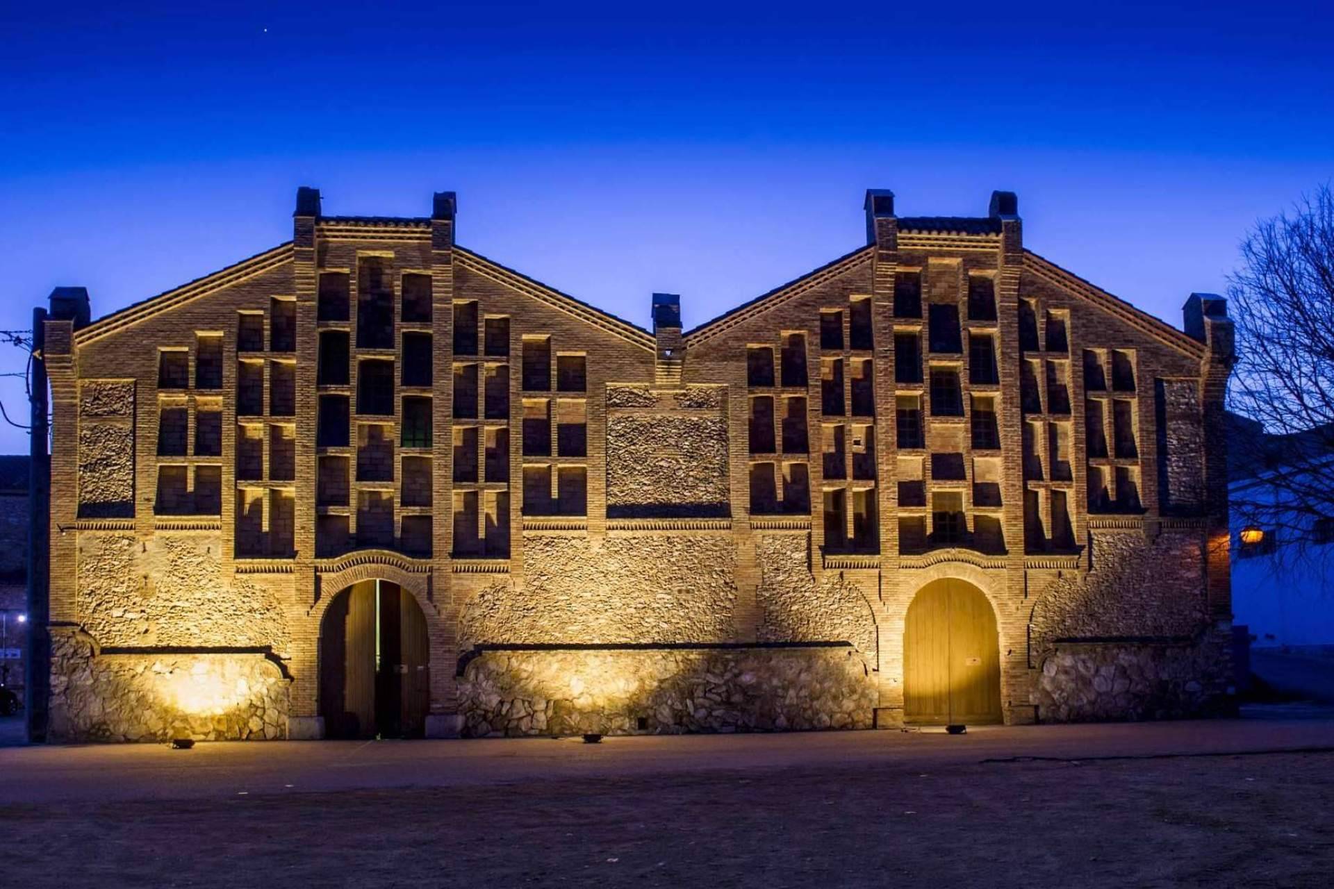 Los vinos, cavas y aceites de elaboración propia de la Cooperativa Agrícola de Llorenç del Penedès