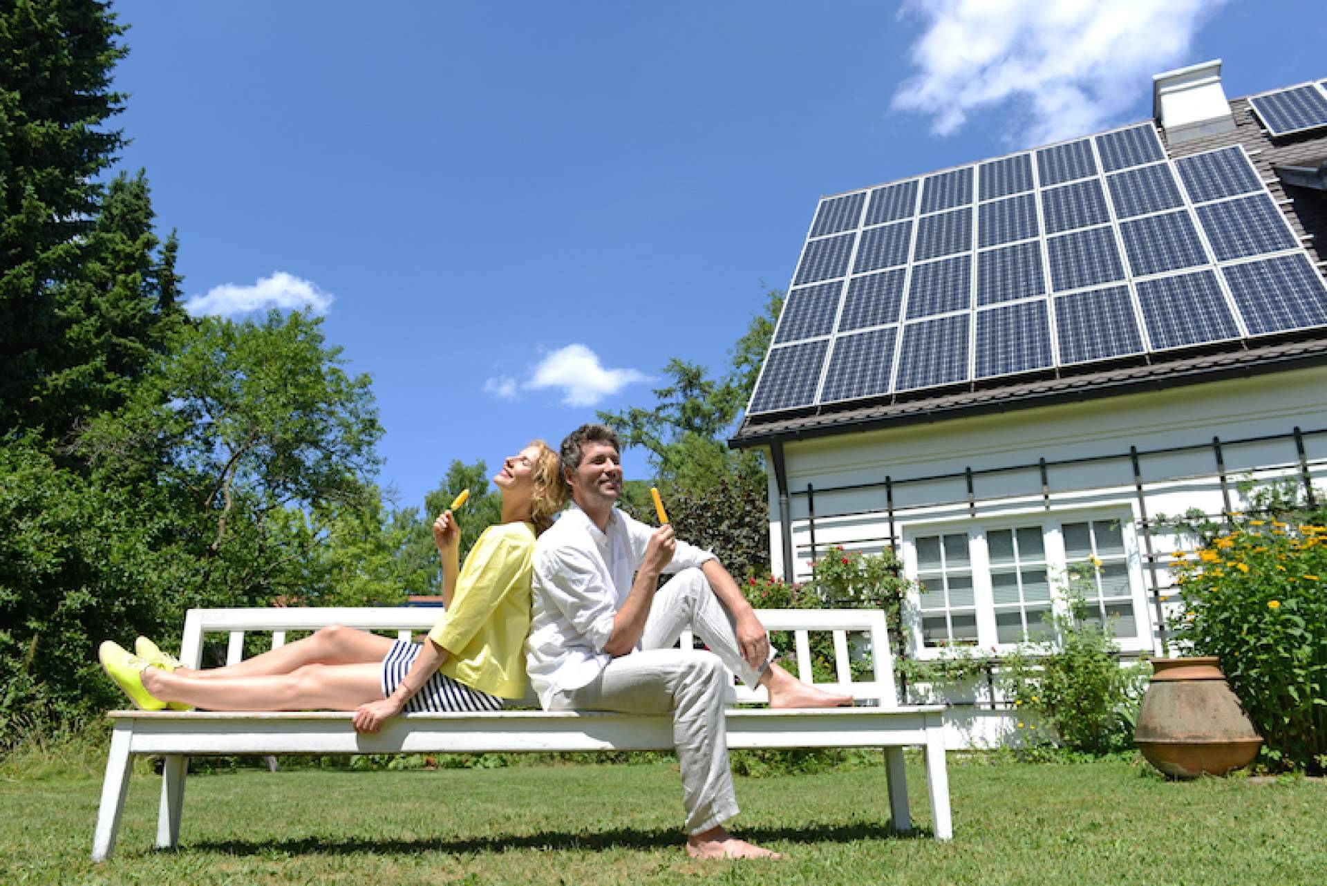 Las baterías para paneles solares, ¿son necesarias?