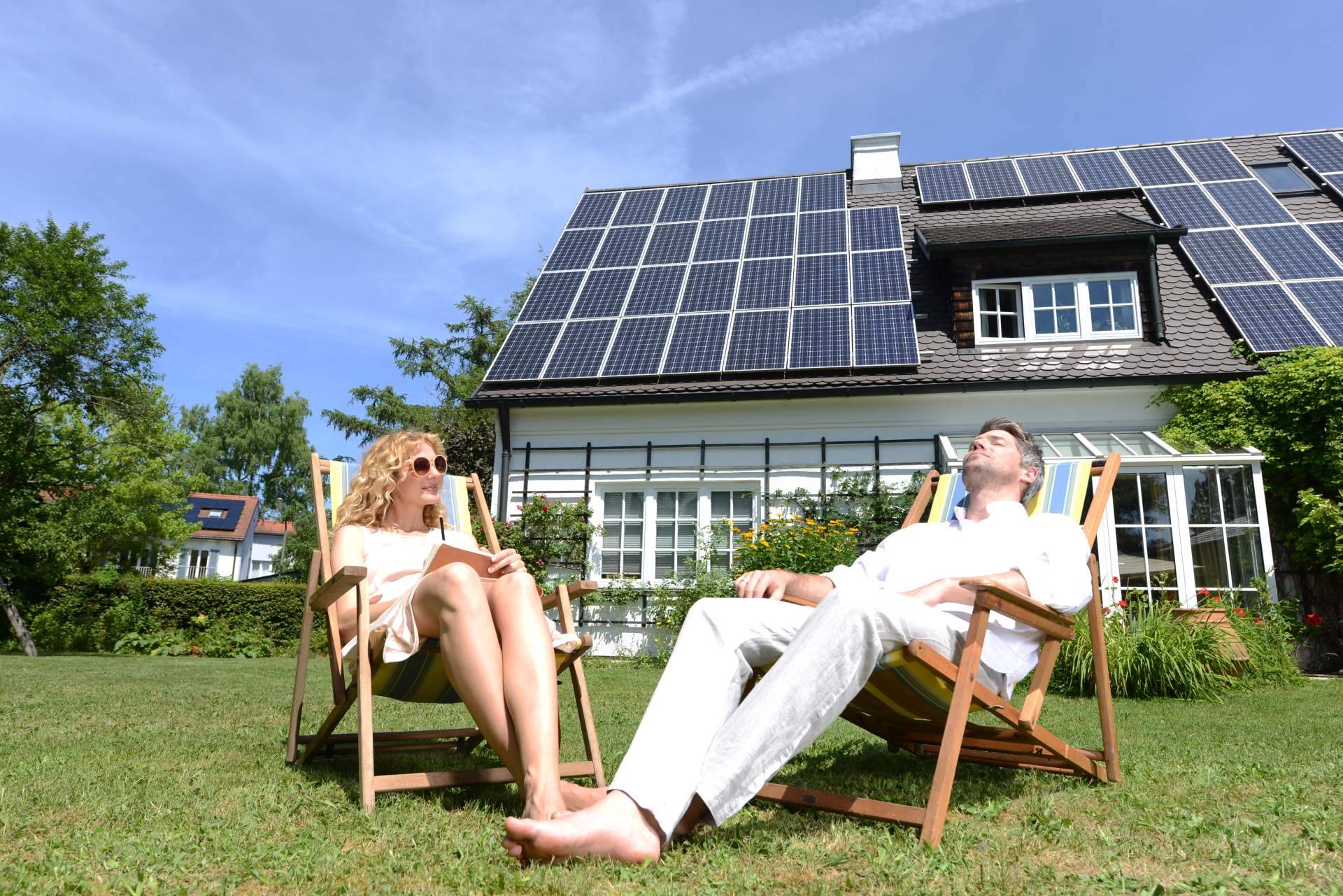 Aprovechar el sol del verano con subvenciones next generation y placas solares