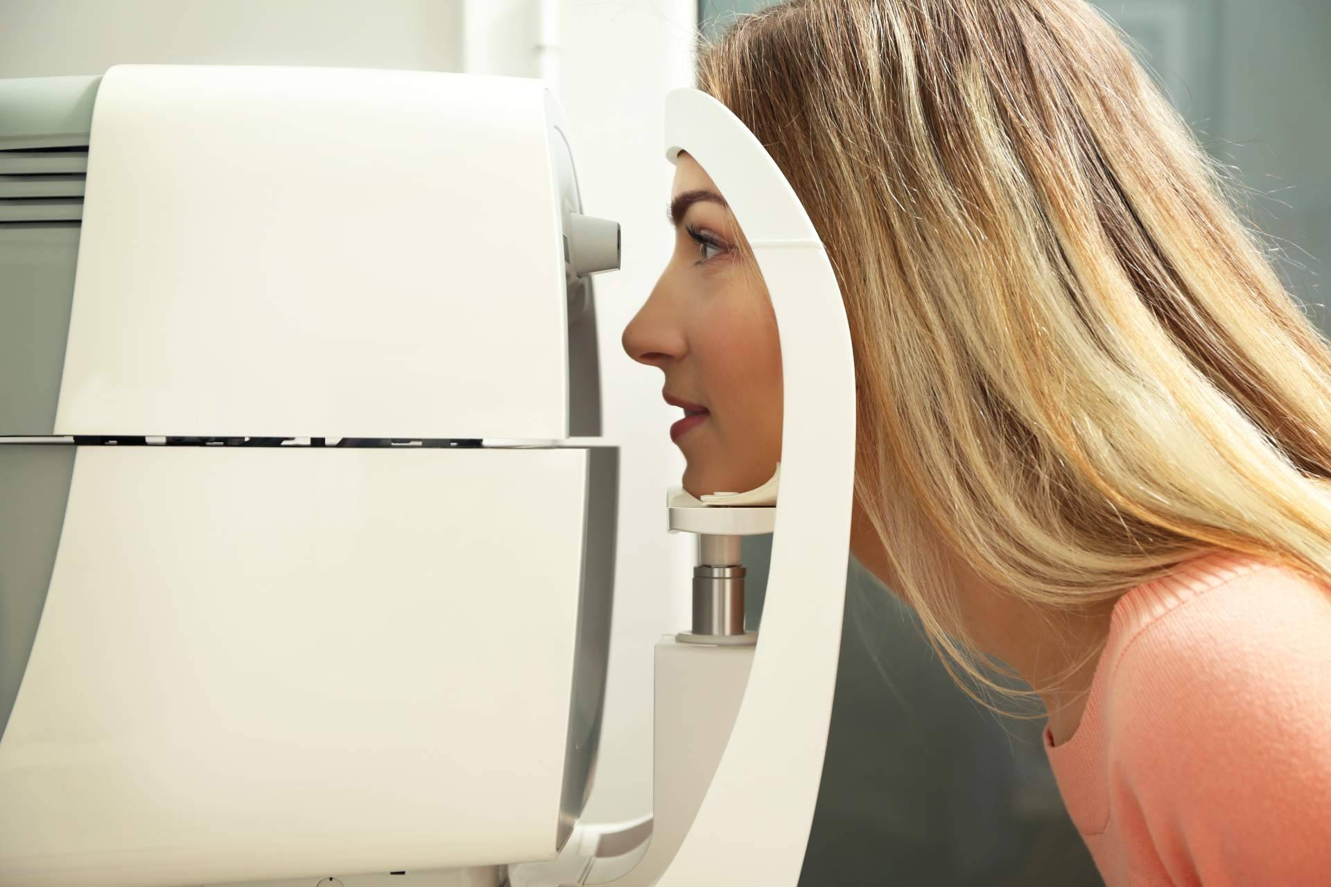 No existe riesgo de glaucoma asociado a la despigmentación láser del iris