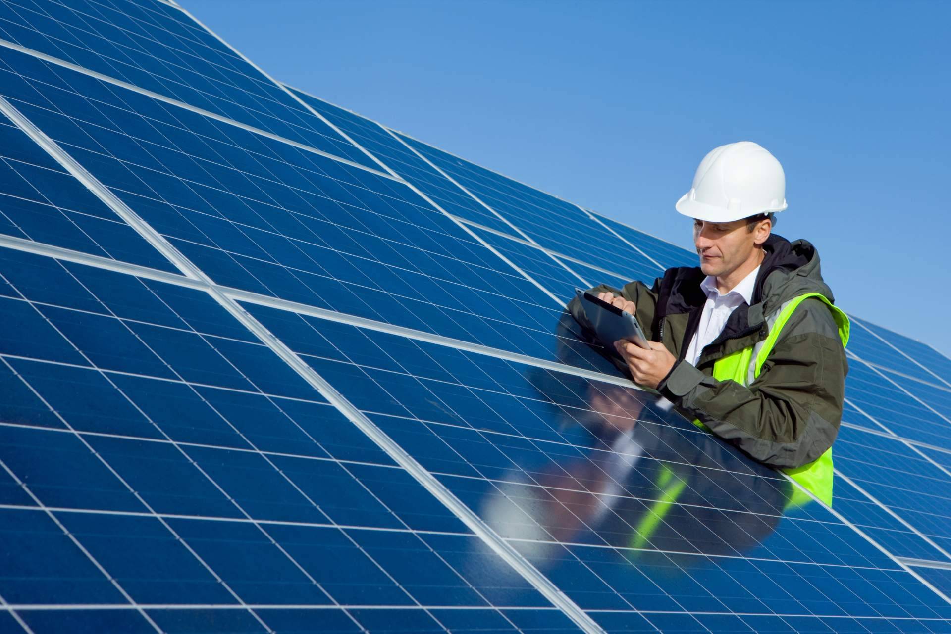 Made in Málaga y el control de sistemas de energía solar fotovoltaica