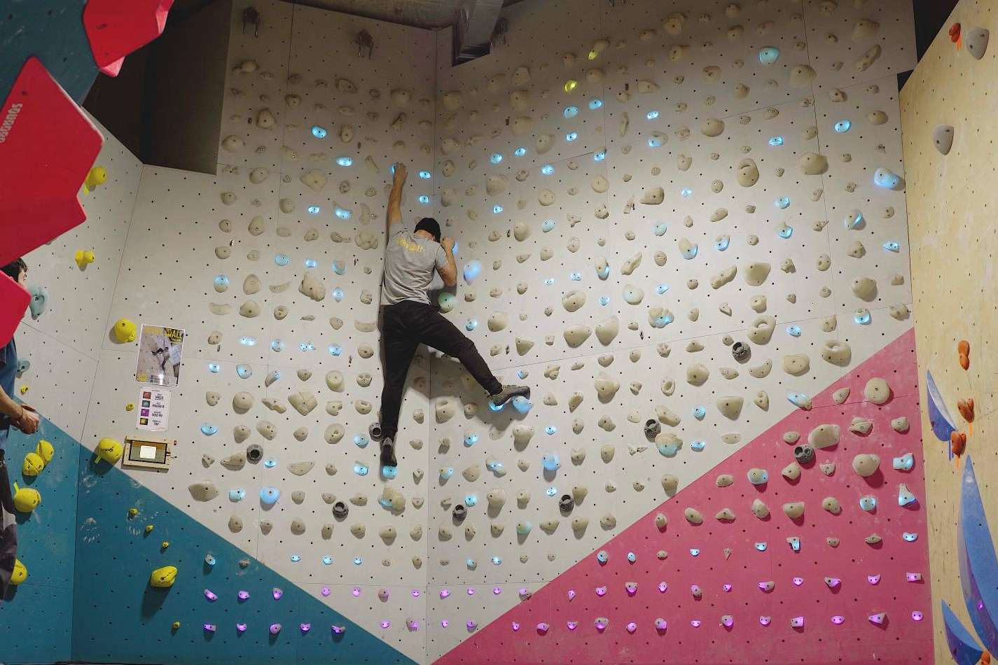 Rocódromos en España con paredes interactivas de la mano de Shiny Wall