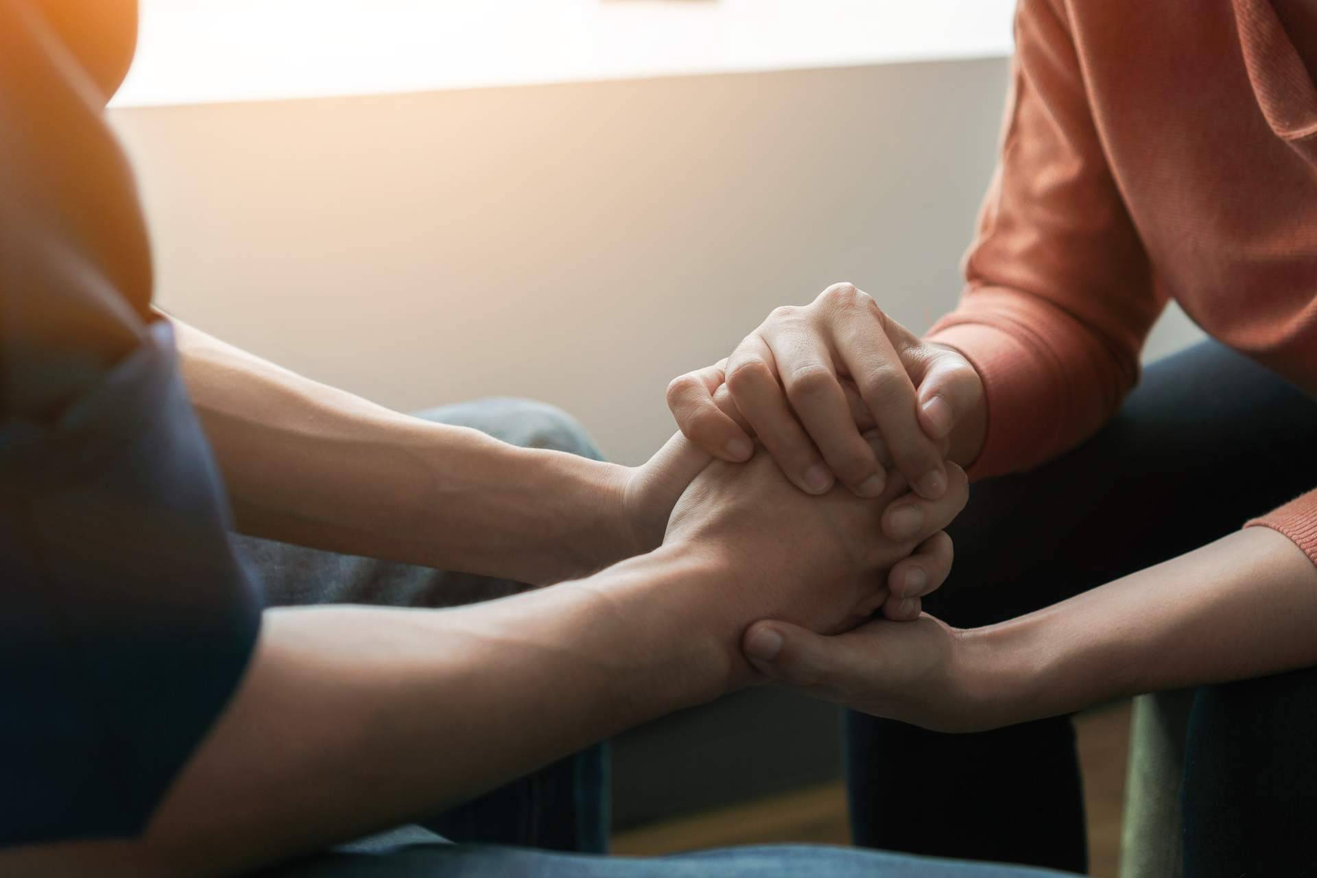 Consejos prácticos para buscar apoyo psicológico confiable; cómo identificar un servicio de confianza