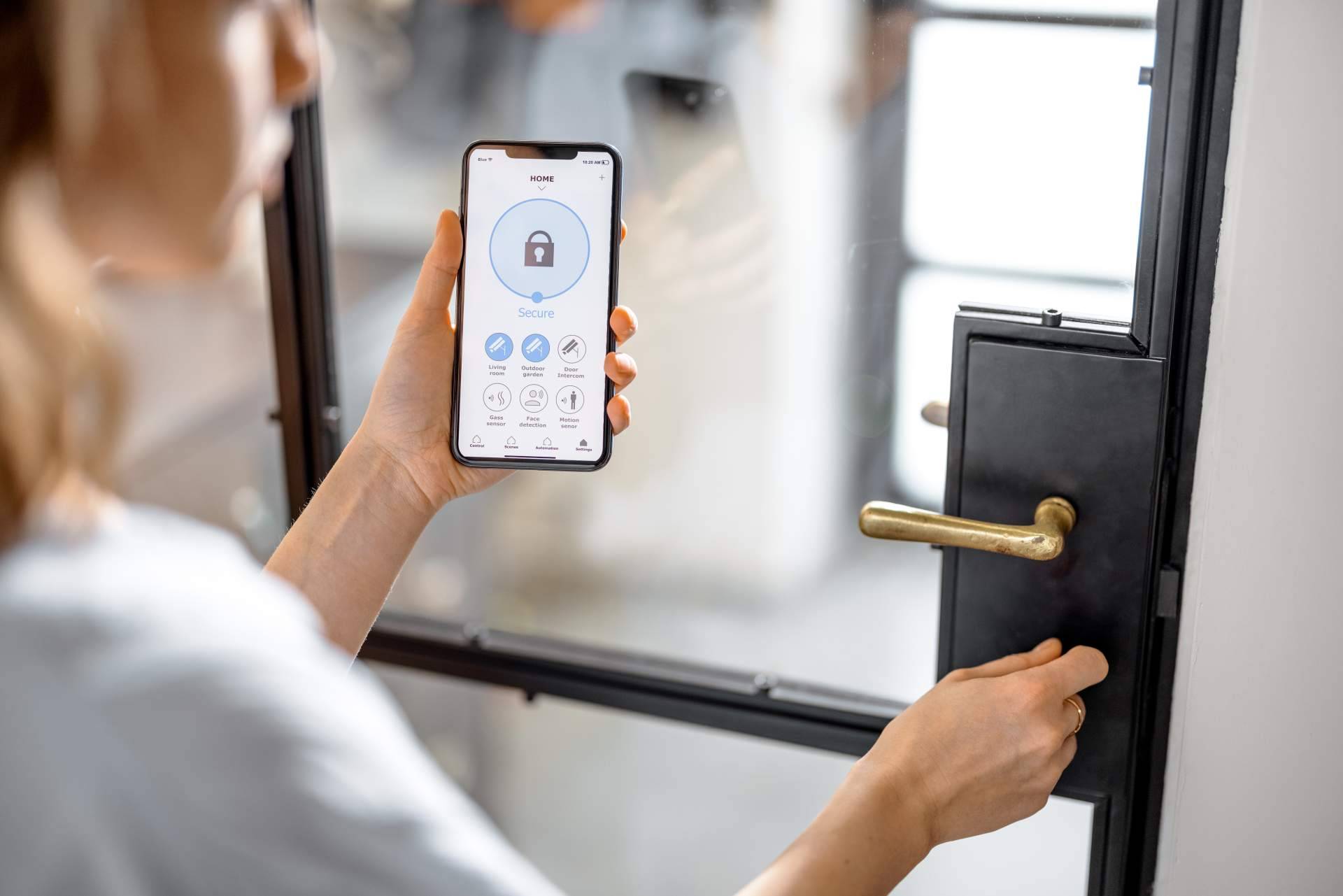 Crear un hogar inteligente con Easy Lock, la cerradura electrónica de Baintex, de la mano de TheKey Host