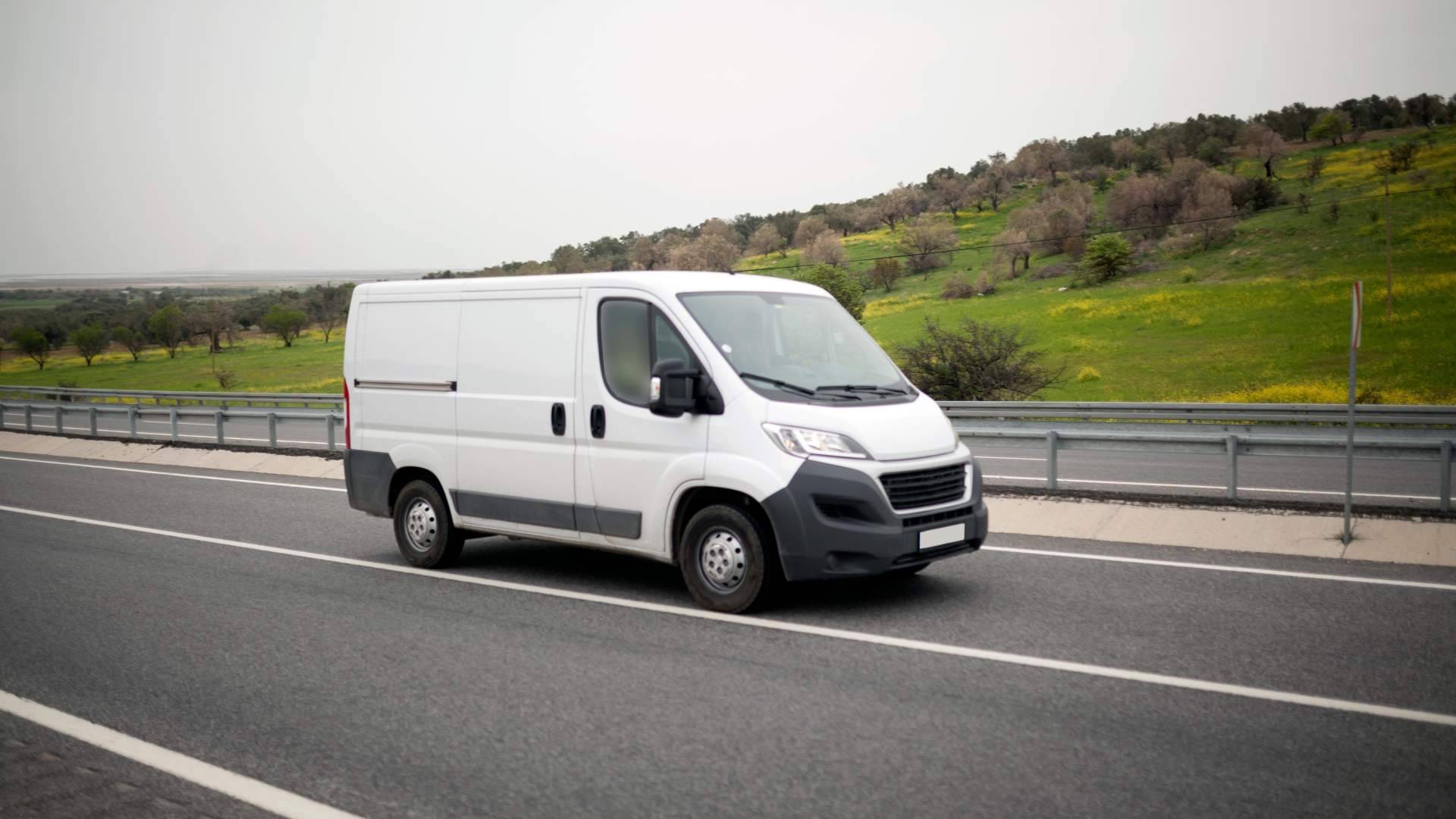 Furgonetas segunda mano renting en Barcelona con Coche Renting