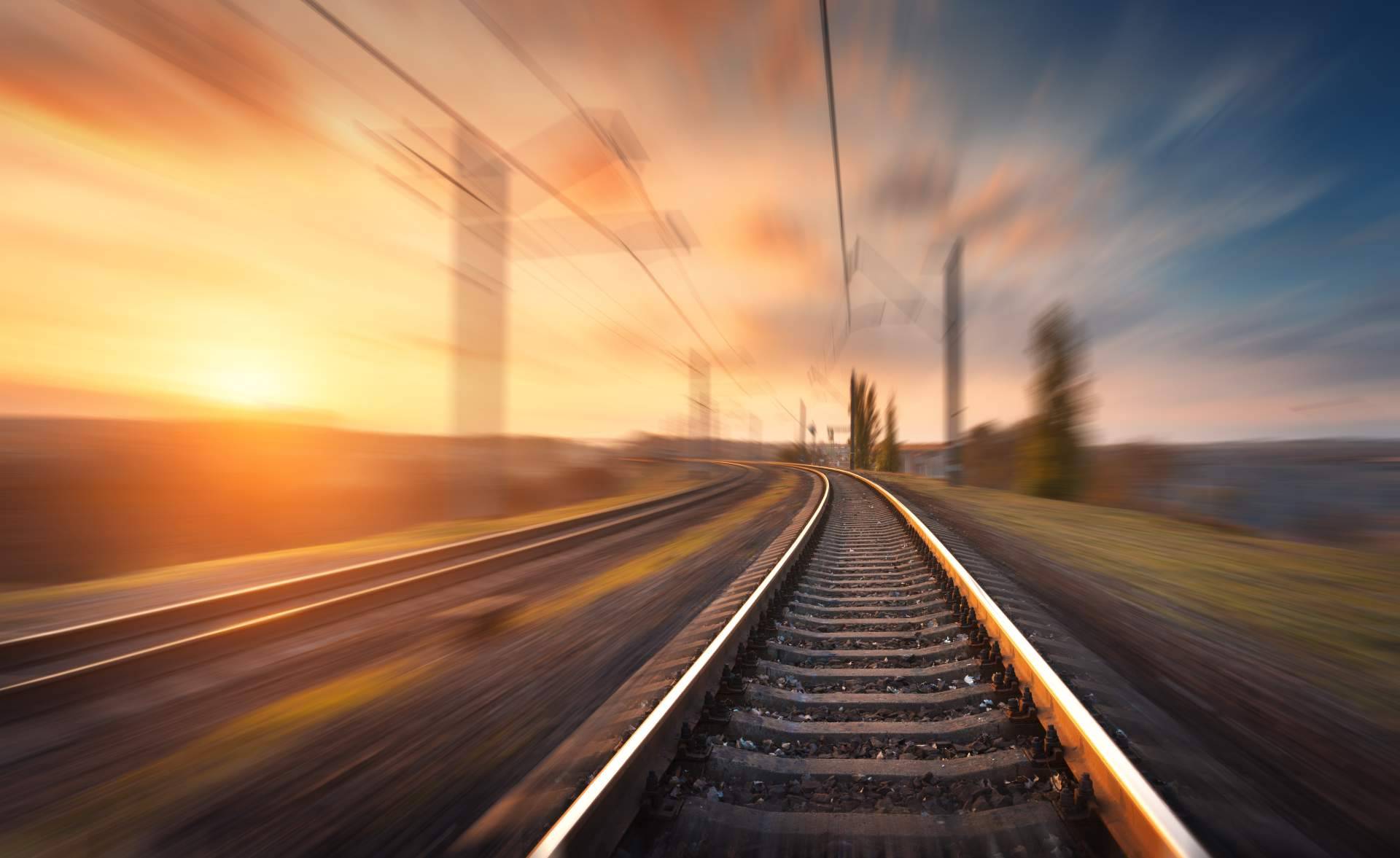Proteger los entornos cercanos a las vías del tren con las mantas antivibración de Verdú