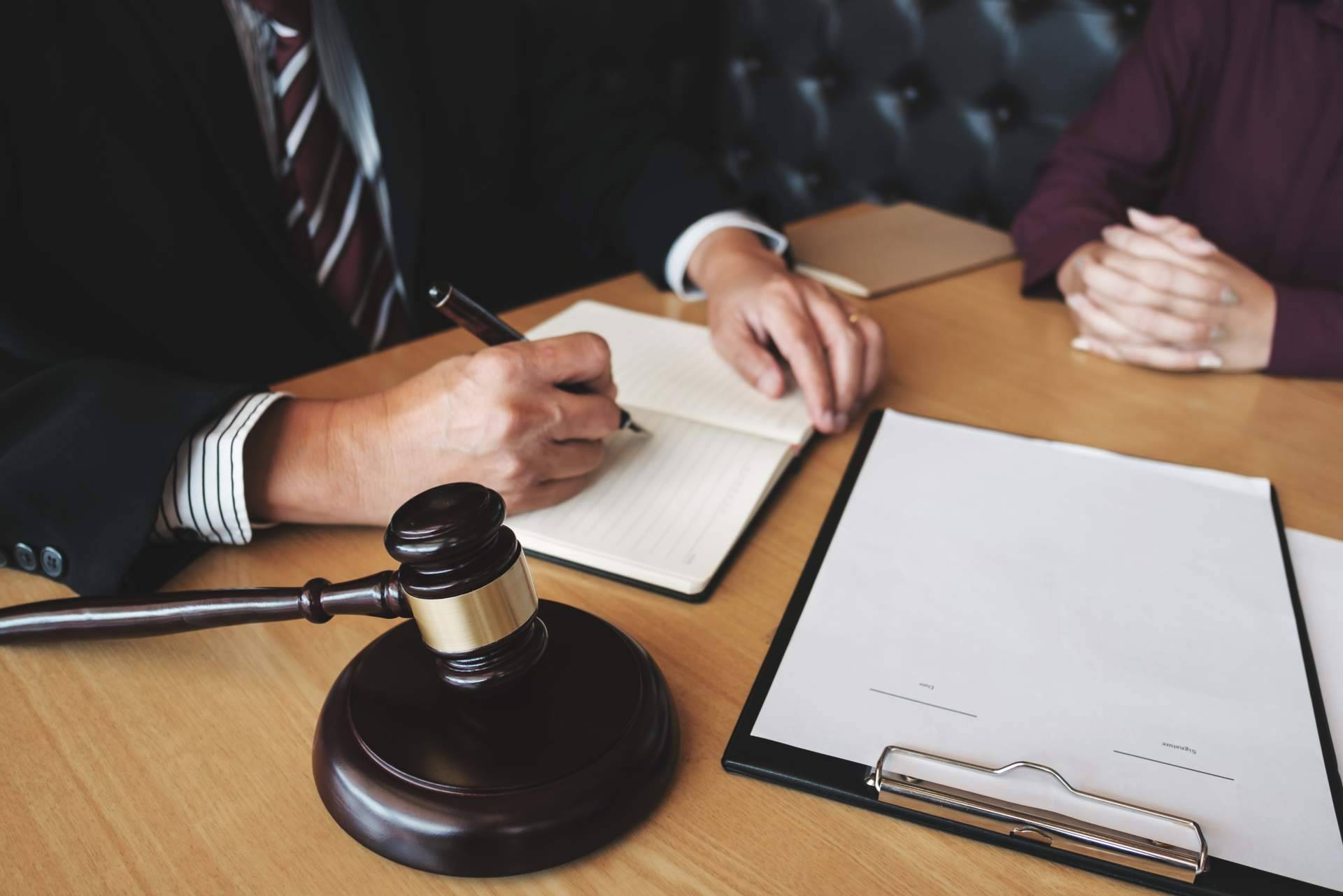 Català Reinón Abogados muestra cómo es la legislación frente al delito de abuso sexual