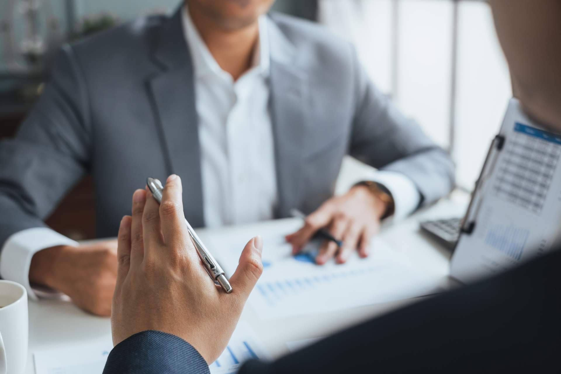 La importancia de una razón social única y fácil de recordar para el éxito empresarial