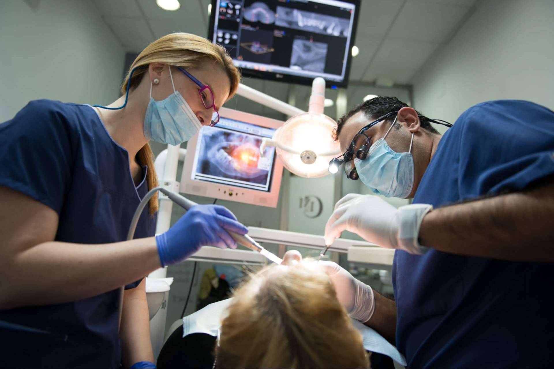 La clínica especializada en odontología estética y ortodoncia en Sevilla, Dental Implantologie