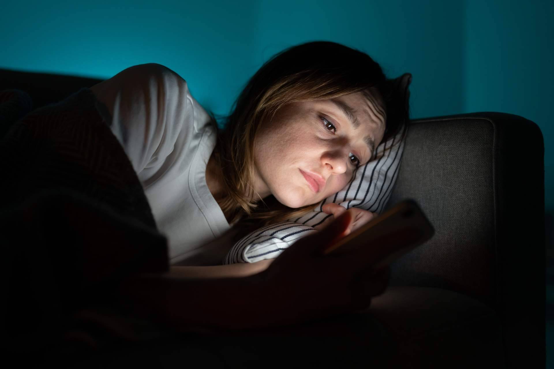 ¿Cuáles son los síntomas de la ansiedad social y cuál es su tratamiento más efectivo?