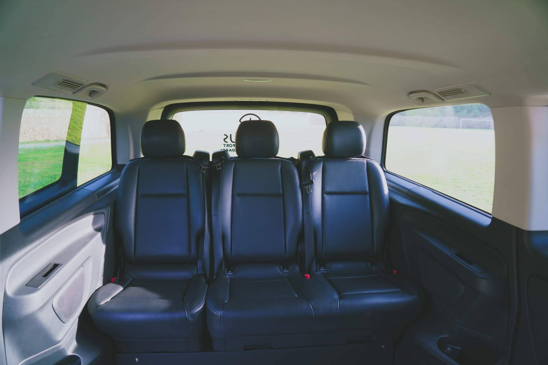 Transporte privado para unas vacaciones en Ibiza con Alpha VIP Transfer