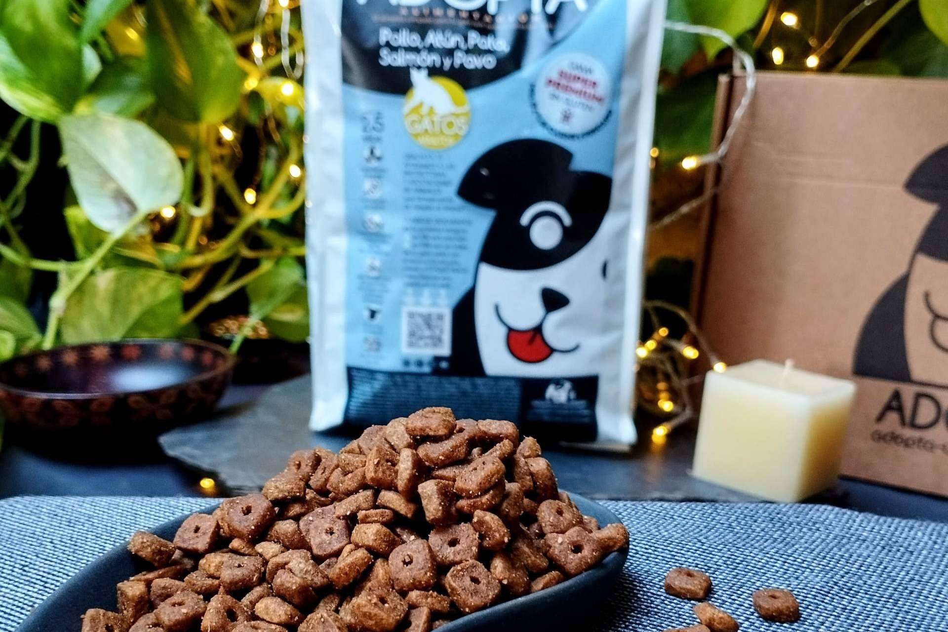 El pienso extra de carne ADOPTA ofrece ventajas para la salud y ayuda a protectoras de animales