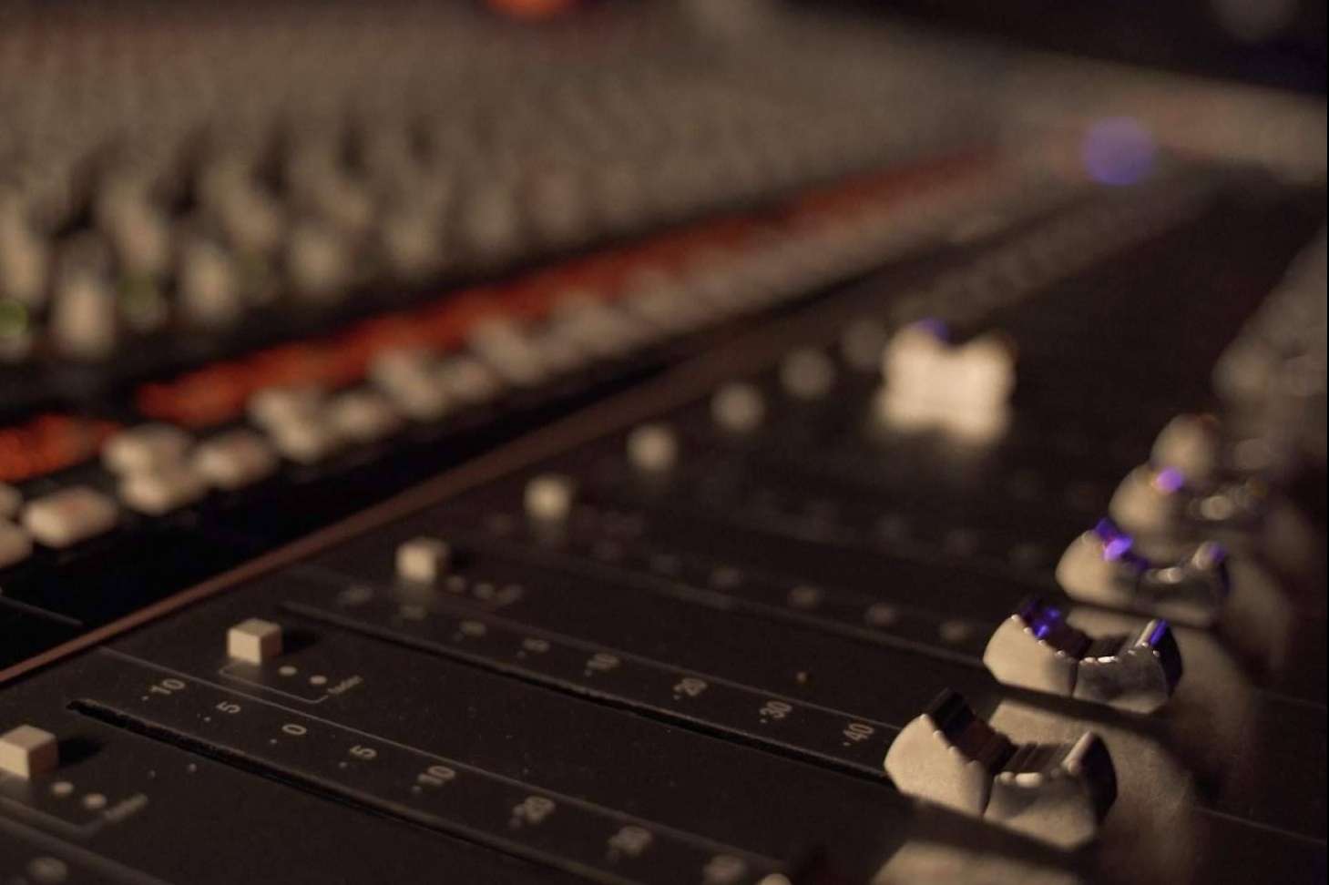 Órbita Sonora, estudio de grabación, producción, mezcla y mastering en Alicante