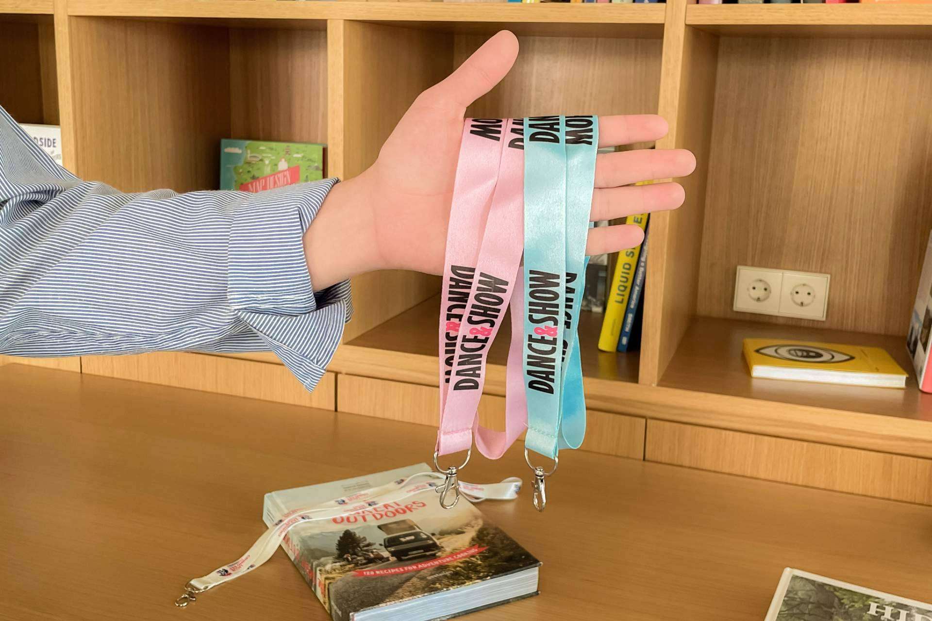 Lanyards personalizados de Wyapromo, imprescindibles para eventos corporativos