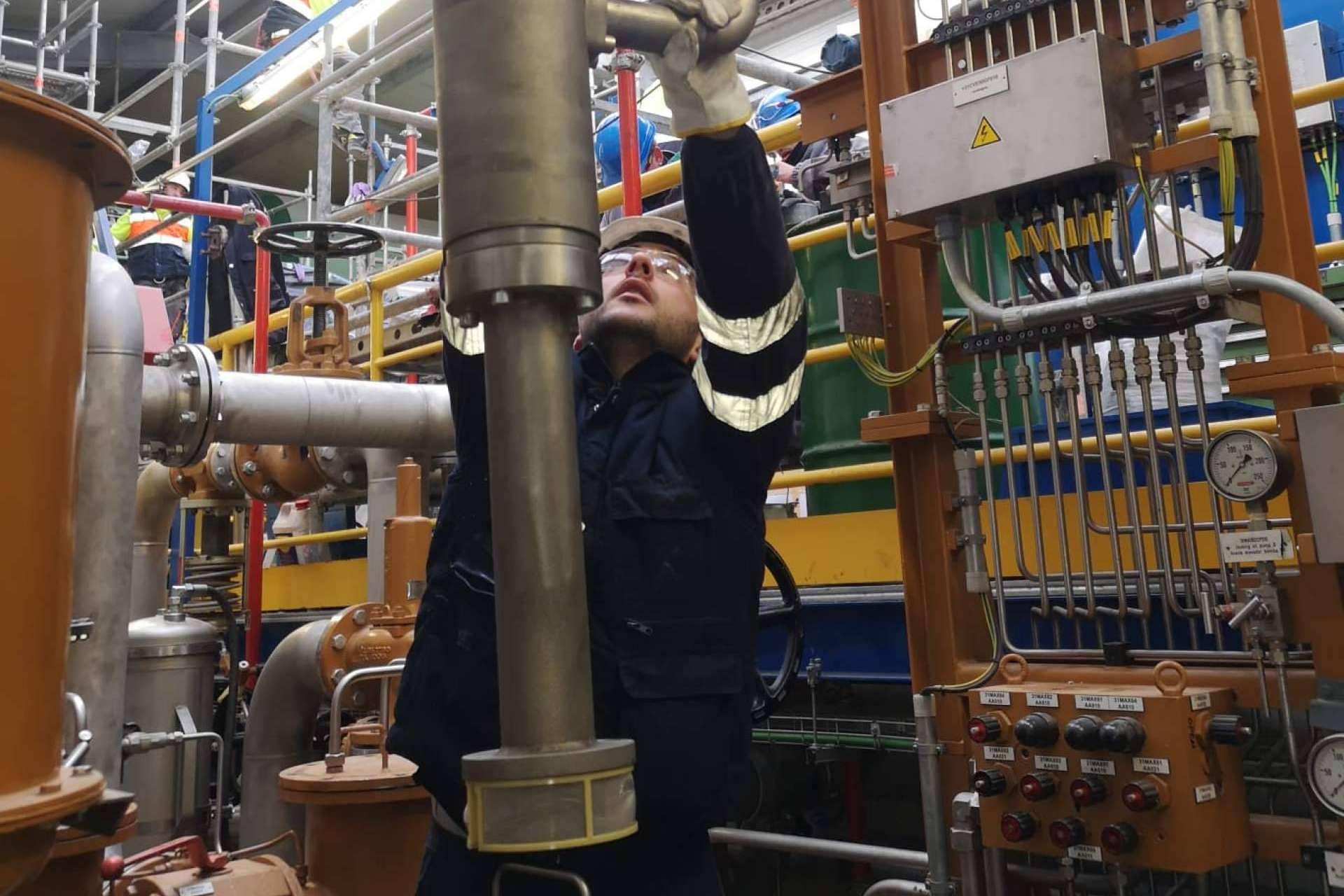 Componentes para la distribución e instalación para el control de fluidos, con IDP Ingenia