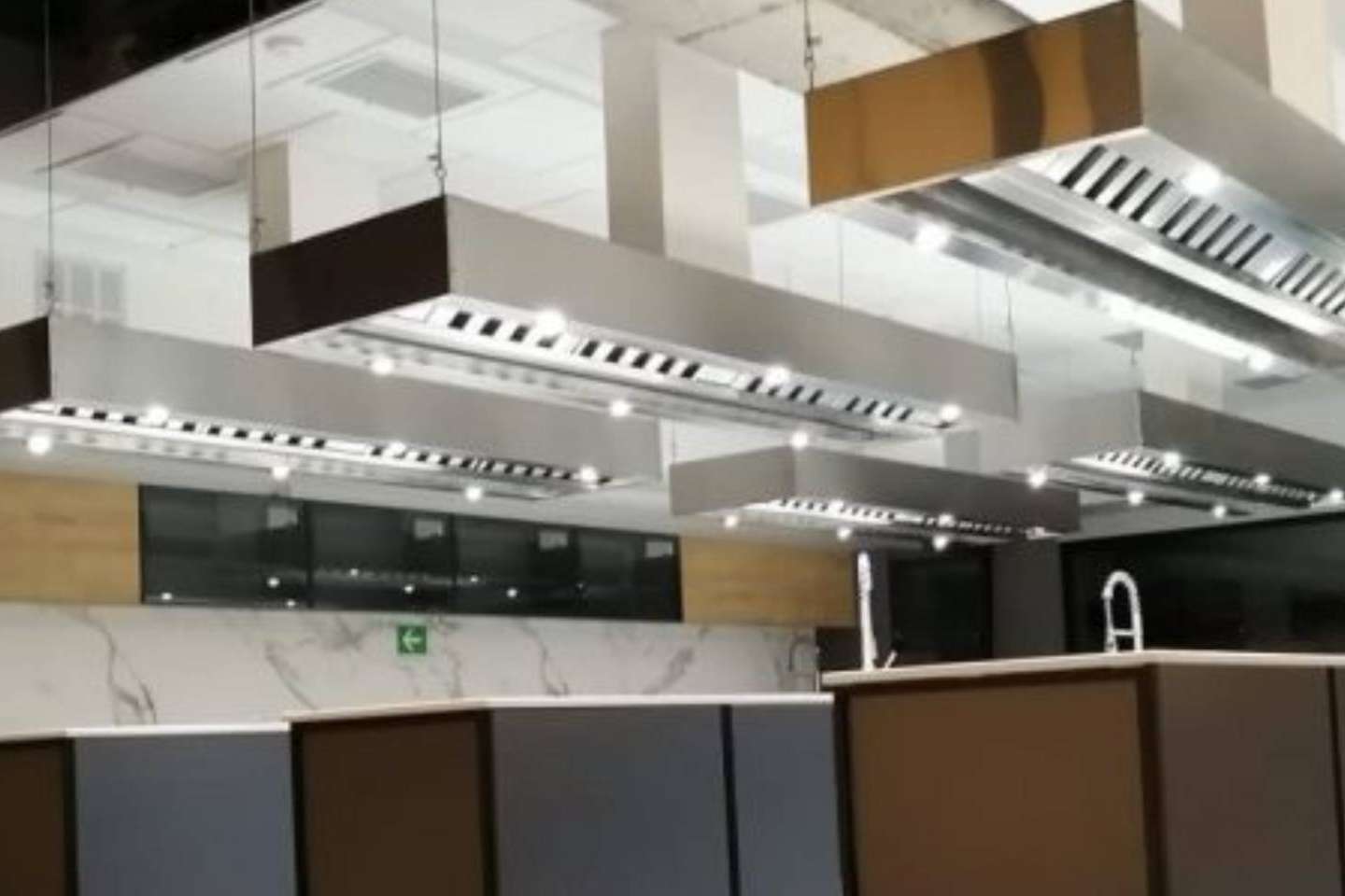 ¿Dónde encontrar campanas de cocina industriales para restaurantes? Grupo Industrial