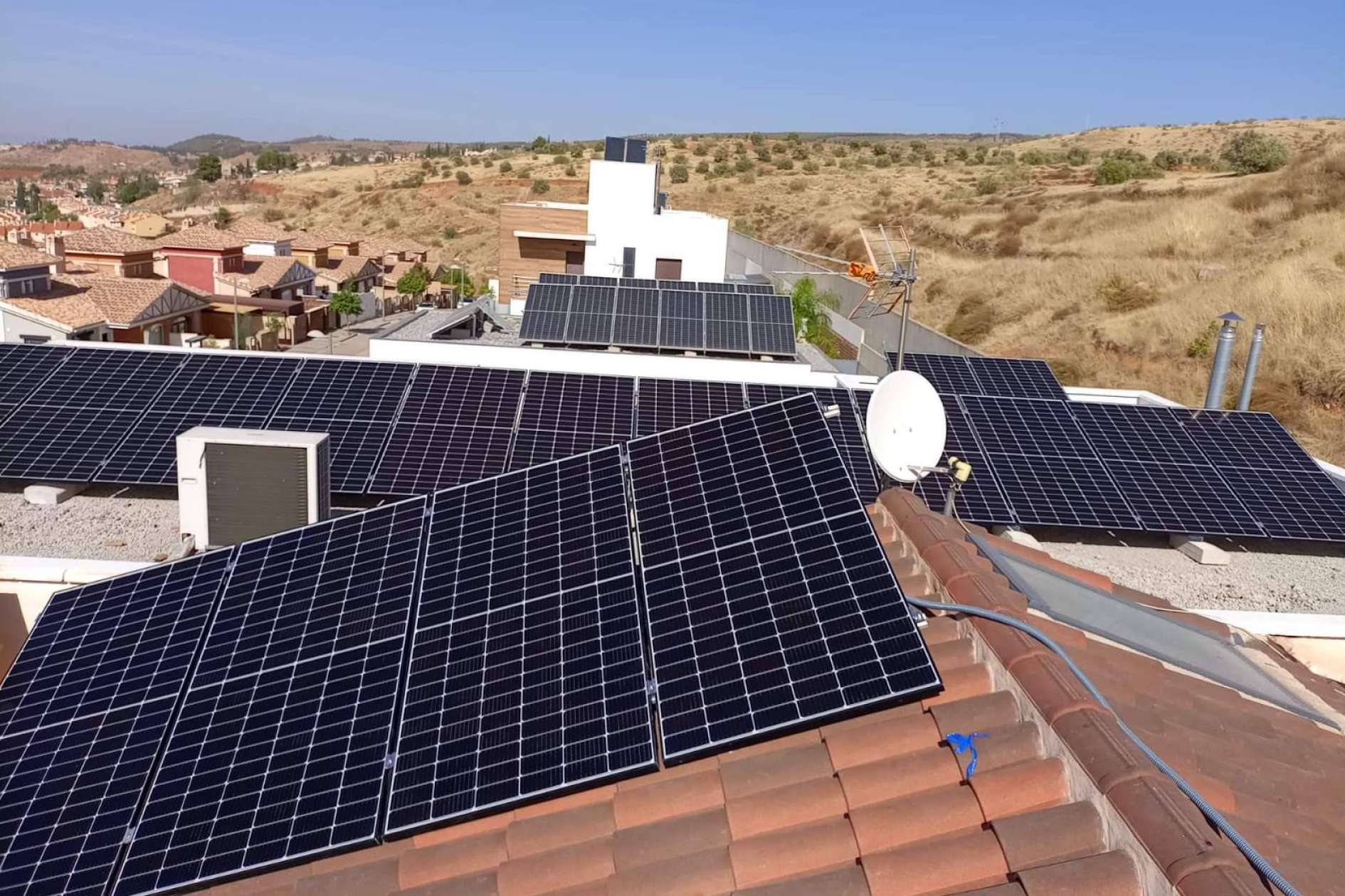 Impulsando comunidades energéticas para un futuro sostenible, con Lidera Energía