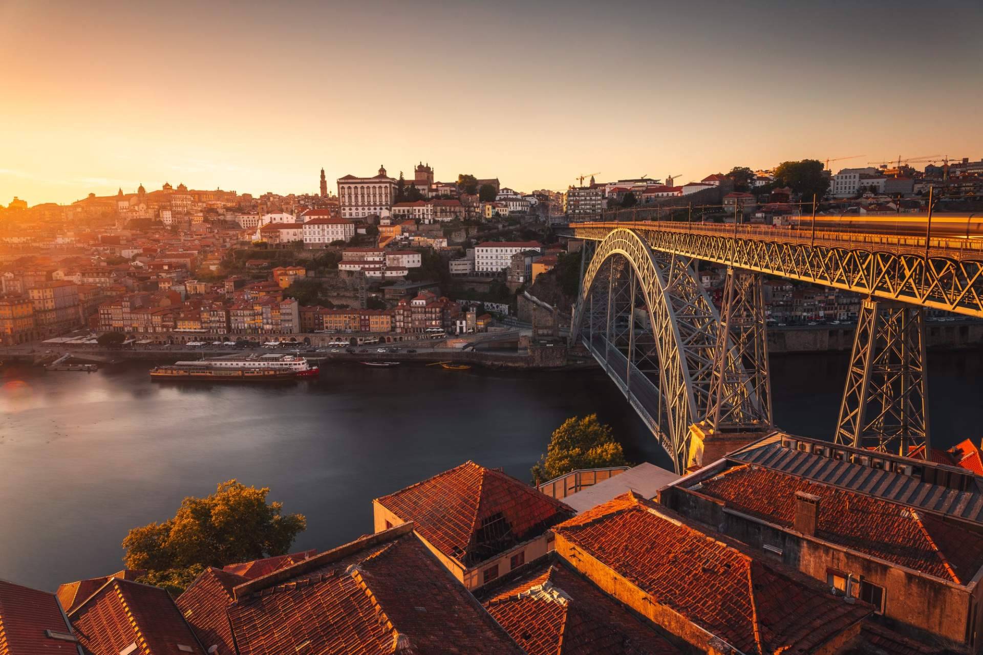 Cruceros por el Duero; historia, paisajes y enoturismo