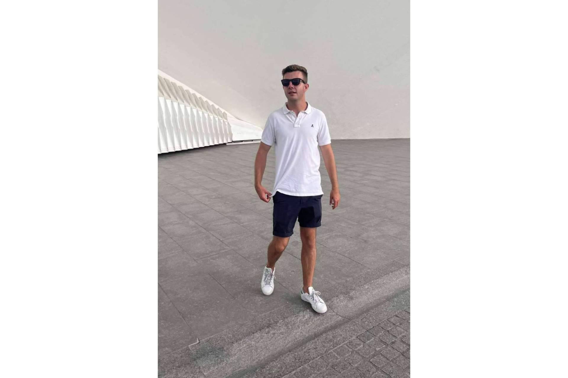 La academia de inglés fundada por el joven empresario Oliver Gutridge que ya cuenta con más de 100 K de seguidores en Instagram, English Made Easy