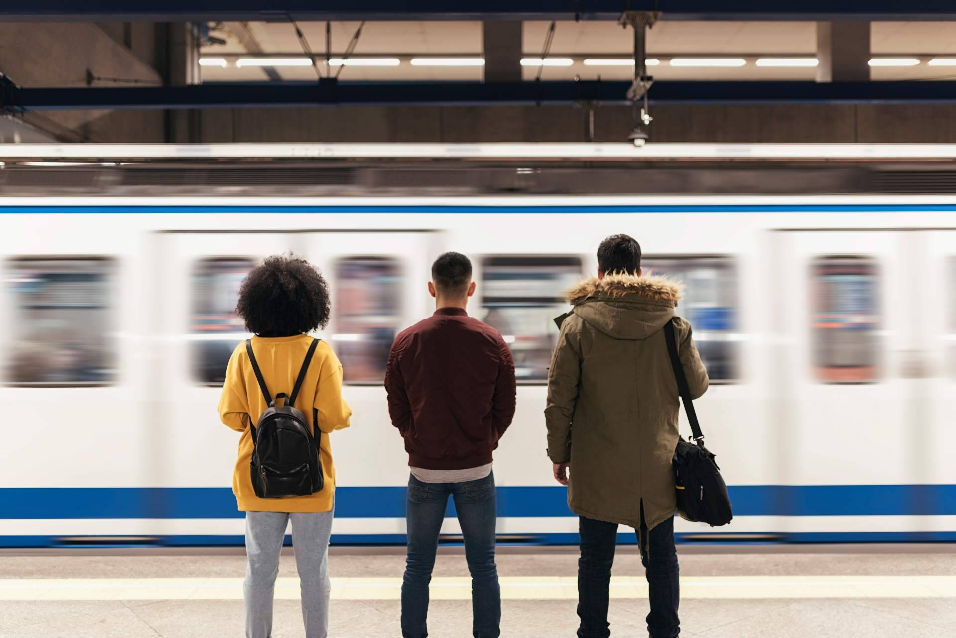 Estrategias de publicidad en el metro de Madrid con Accicast