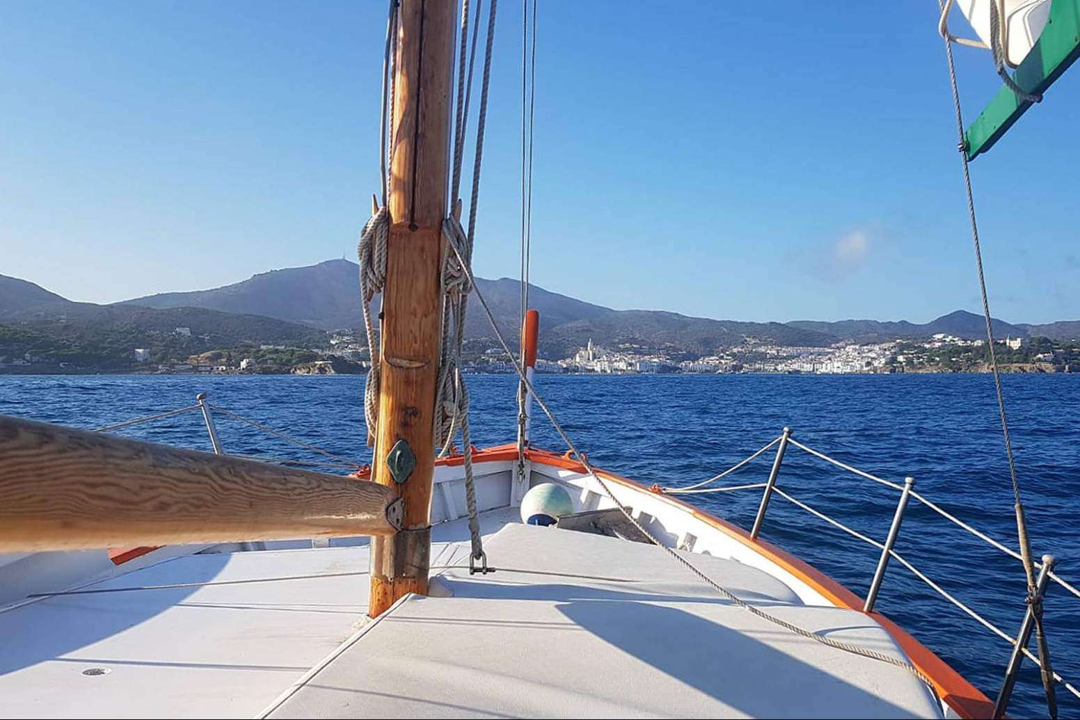 Adquirir accesorios náuticos en Cadaqués, en el Cap de Creus, de la mano de Motonàutica Manel