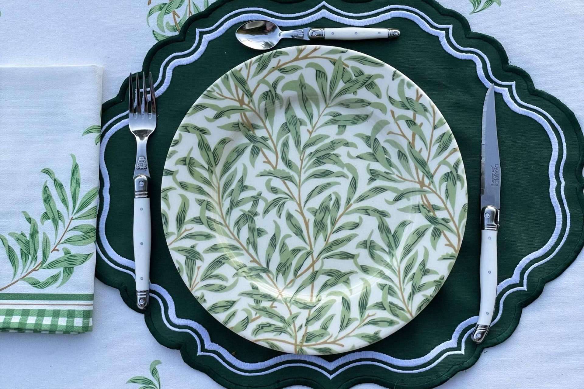 Las vajillas personalizadas, el artículo que no puede faltar en ninguna mesa, con Goodies Ceramic