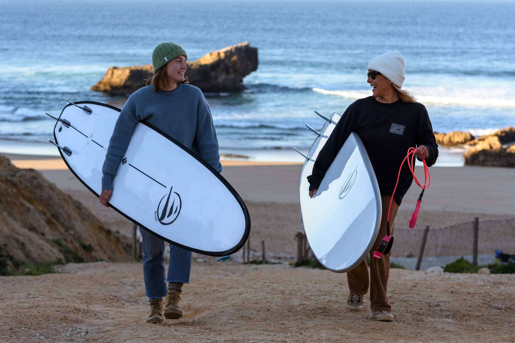 Flysurf presenta las tablas de surf longboard para principiantes que facilitan el aprendizaje