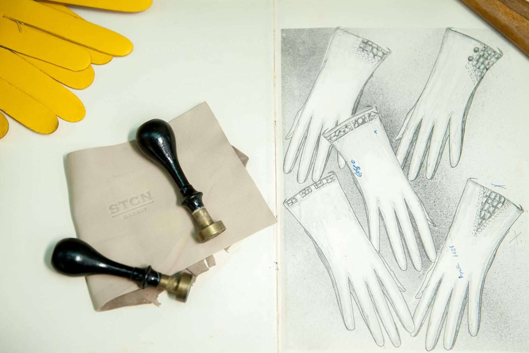 Guantes artesanales de verano en Madrid con Santacana