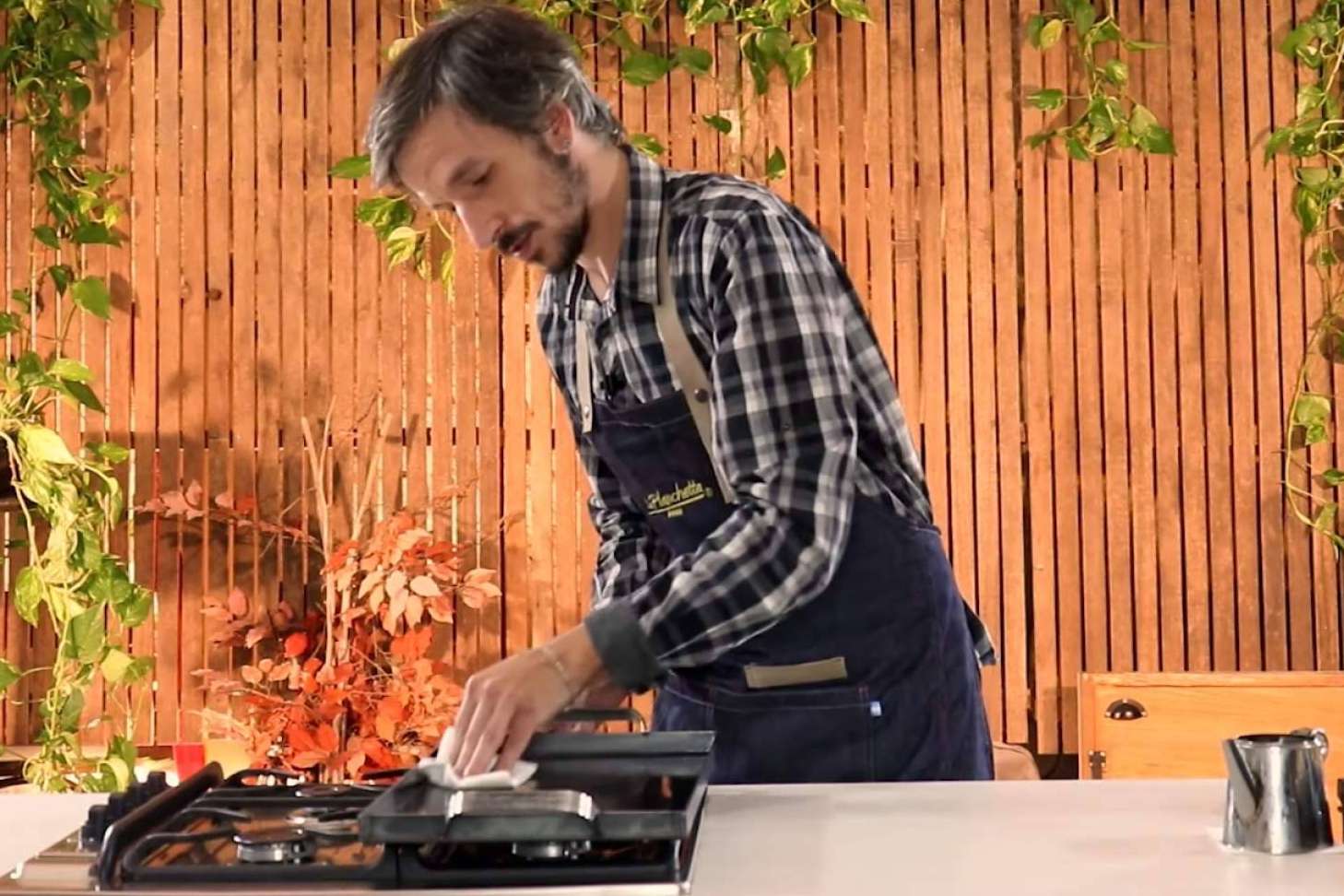 La Planchetta enseña a curar una plancha bifera