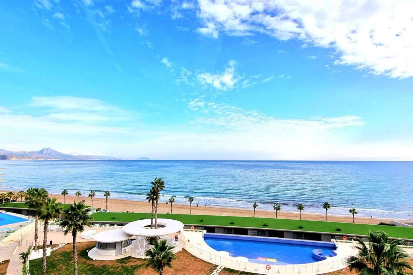 Poner en venta una propiedad en Playa San Juan y el Cabo de las Huertas de la mano de Home Target