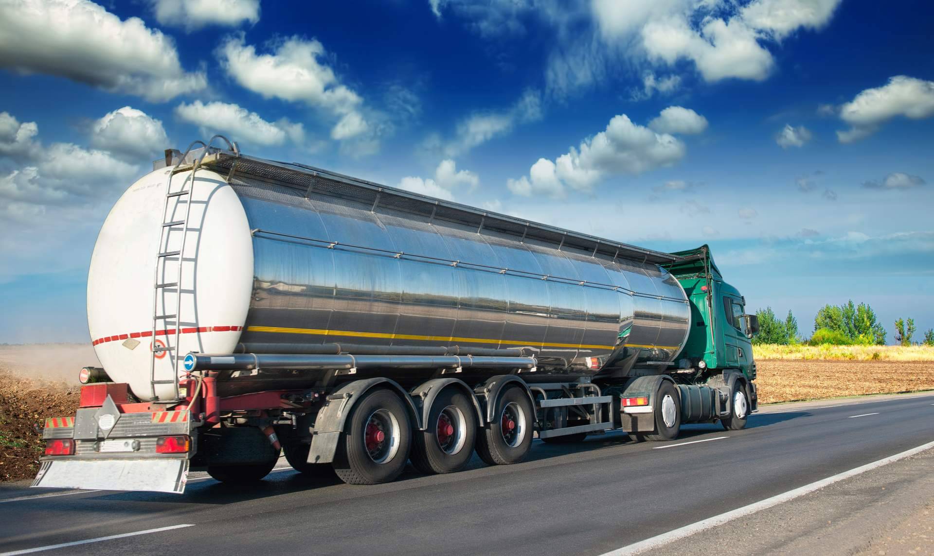 Suministro combustibles de la mano de Grupo Sholuciona