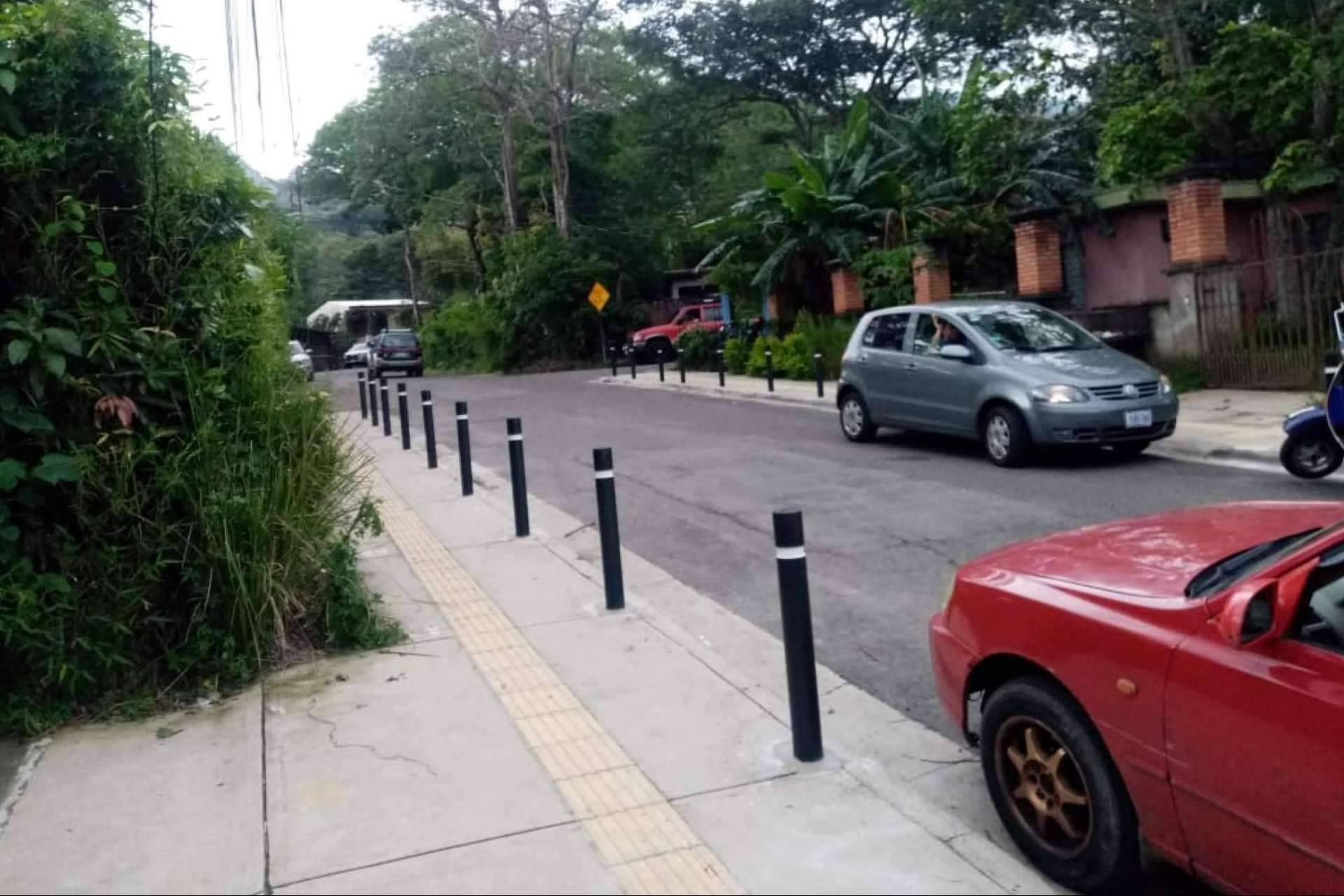 Abadecom y su nuevo bolardo rígido de plástico reciclado