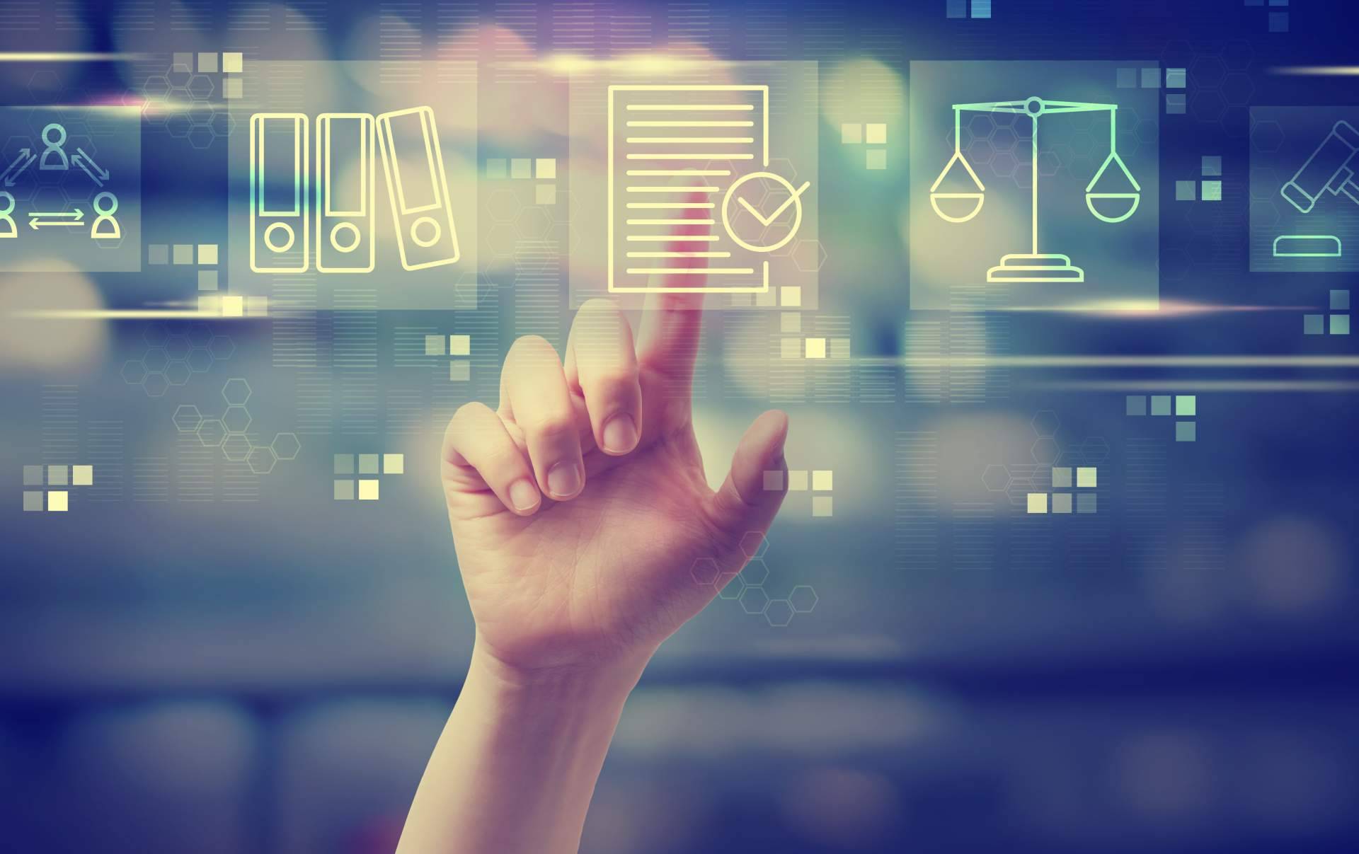 Adaptium simplifica la adaptación de las normativas de los negocios en España