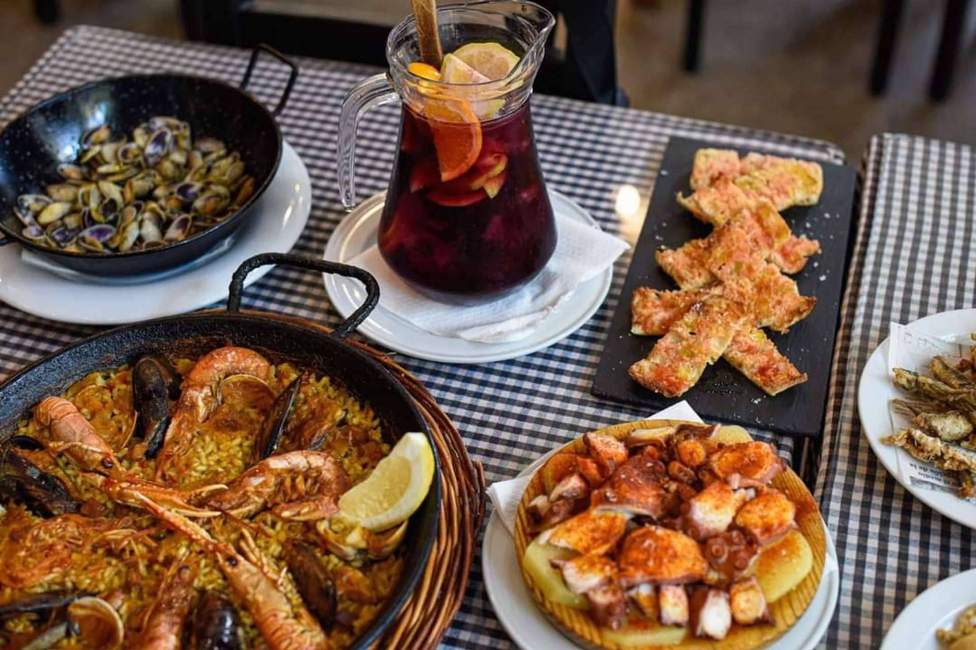 Tapas y brasa en La Barceloneta en el restaurante Pasa Tapas