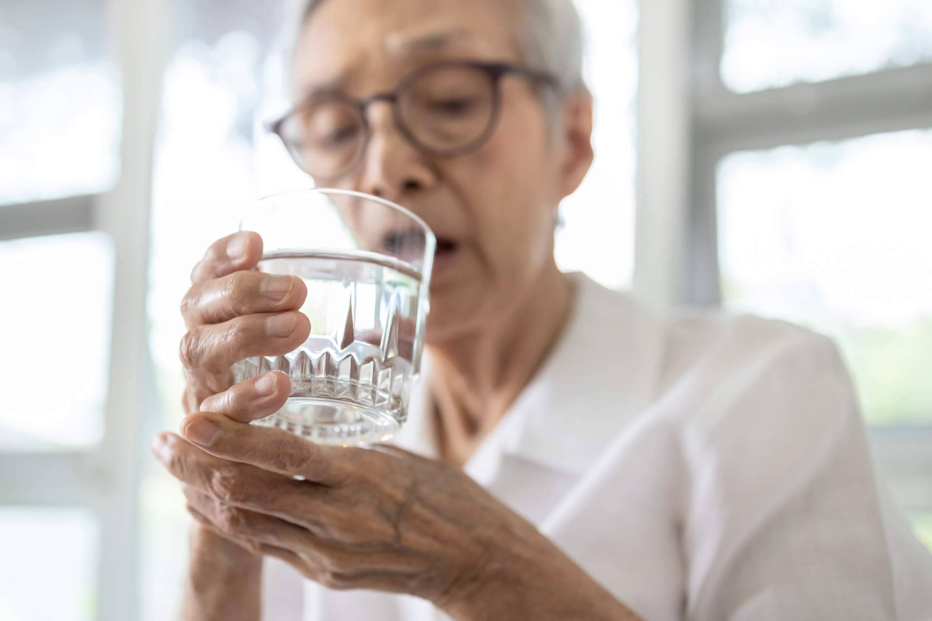 ¿Cómo reconocer los primeros síntomas en la enfermedad de Parkinson?