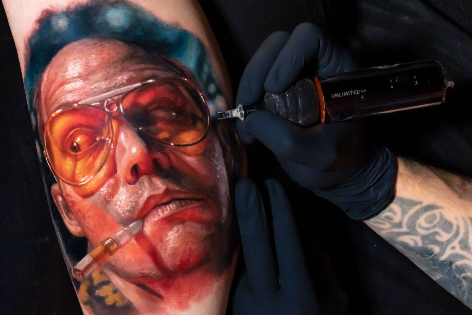 Mejorar el arte del retrato realista con los cursos de tatuajes en Habbility